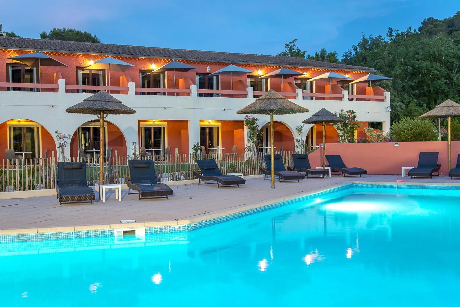 Swimming pool in Les Pins Blancs en Provence