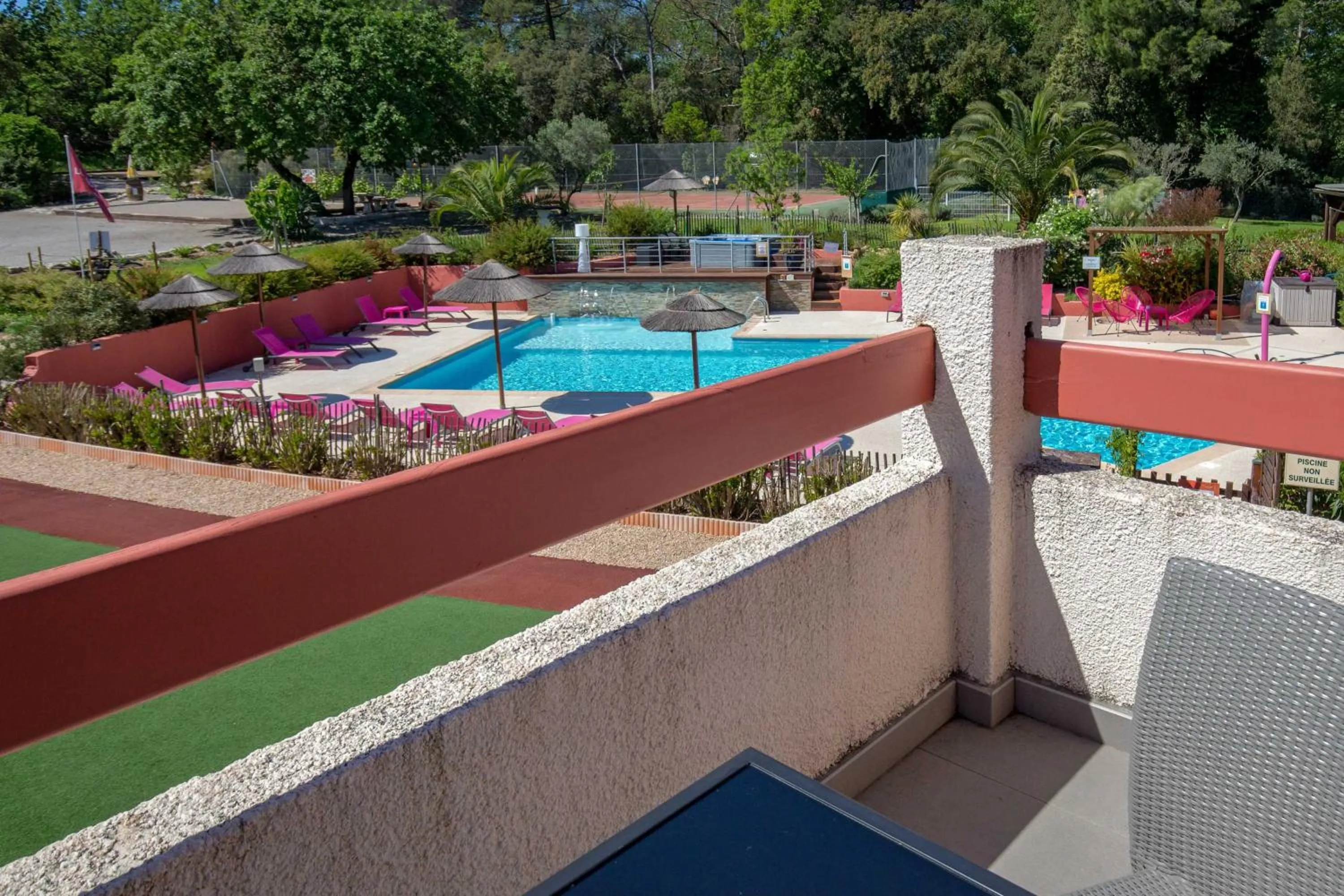 Les Pins Blancs en Provence