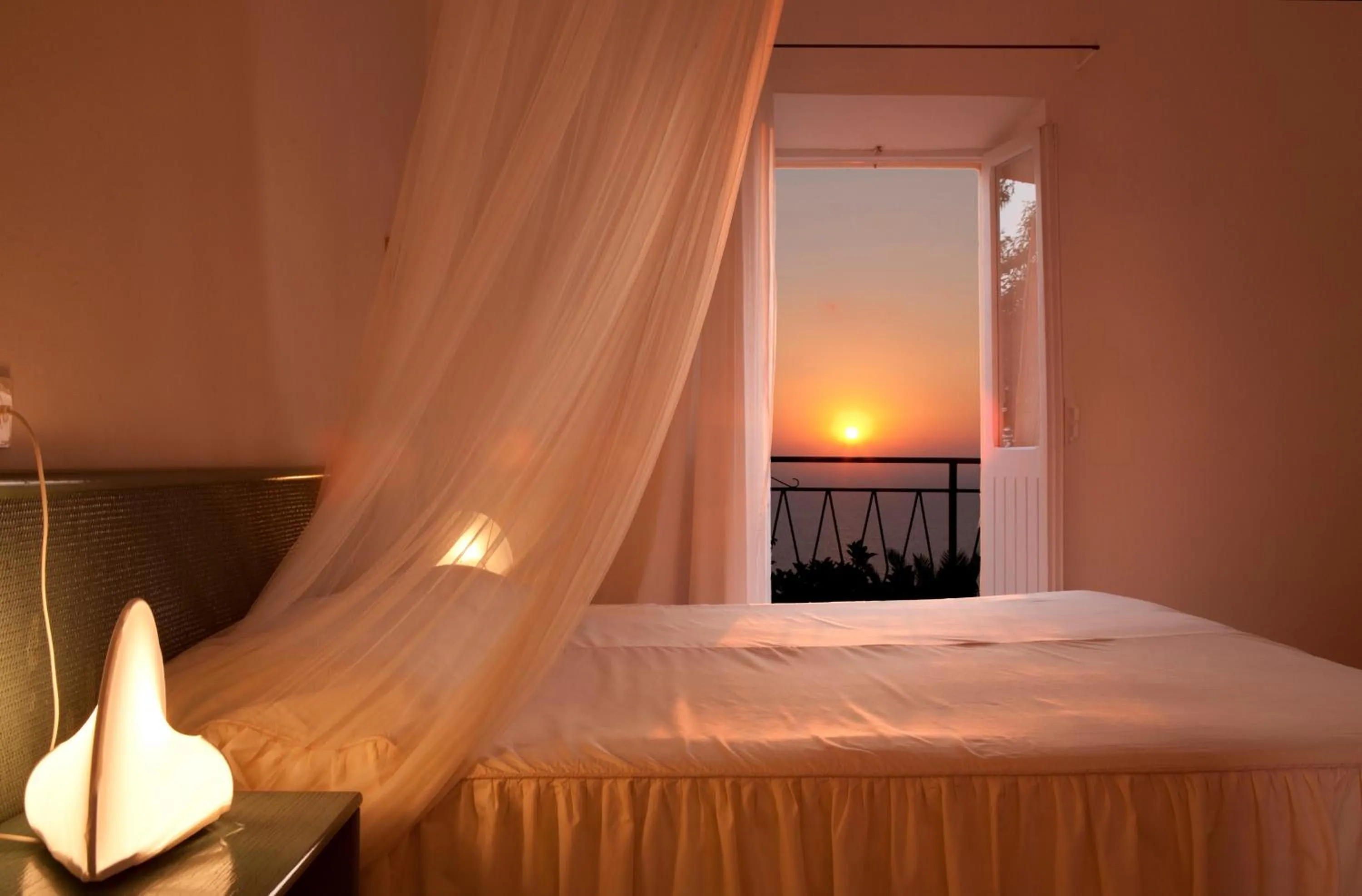 View (from property/room), Bed in Hotel Bel Tramonto