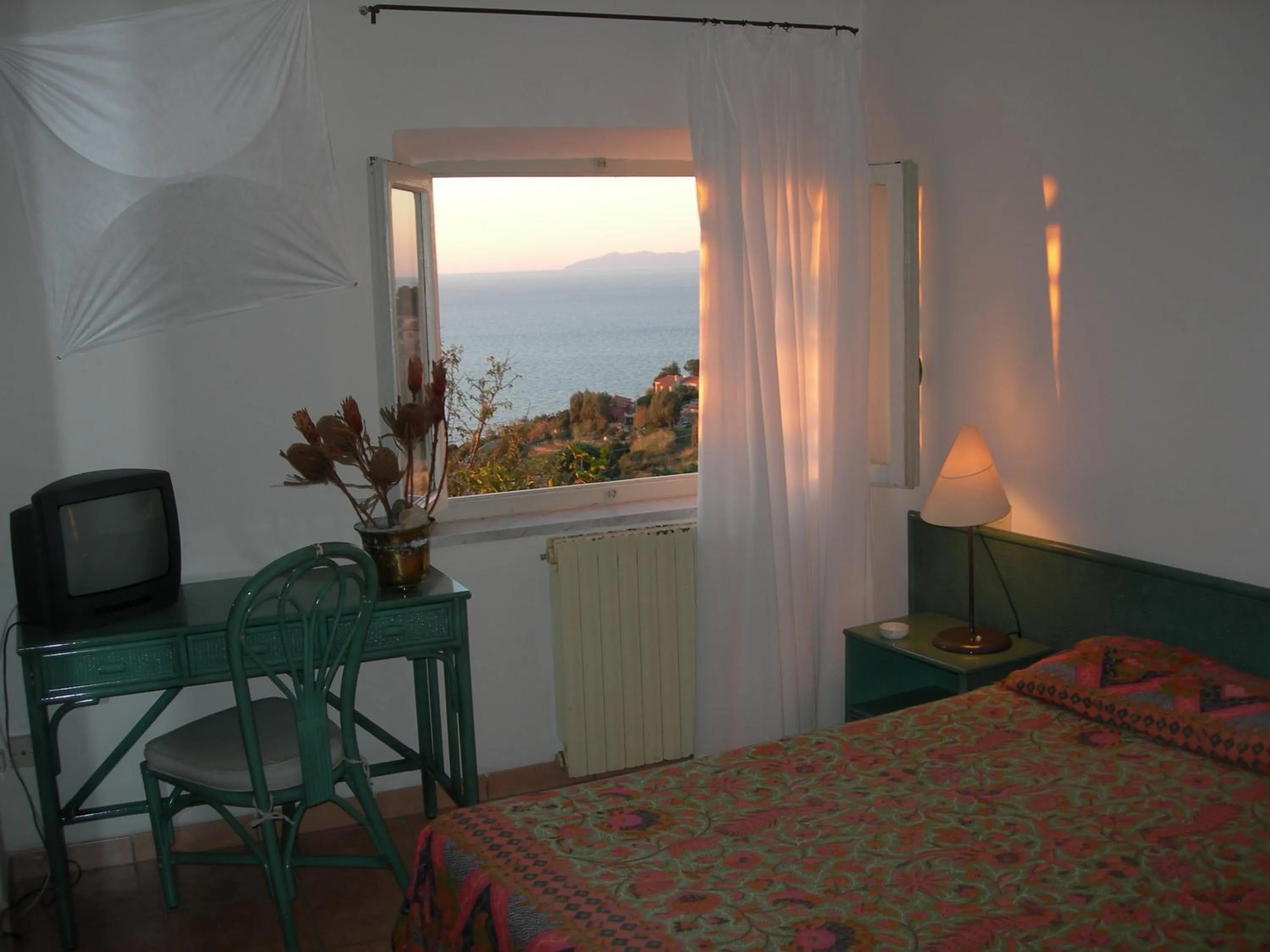 View (from property/room), Bed in Hotel Bel Tramonto