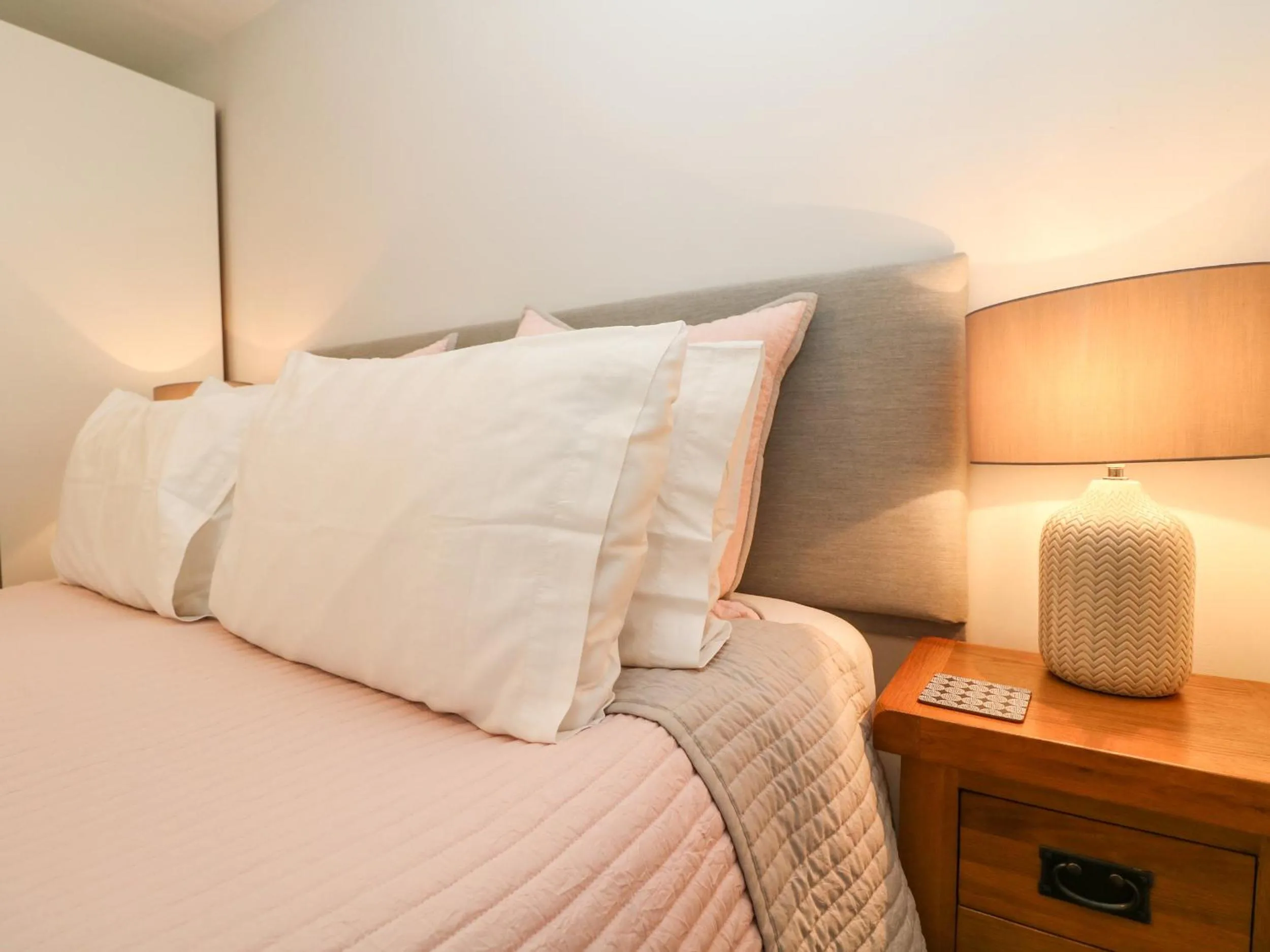 Property building, Bed in Little Westwards
