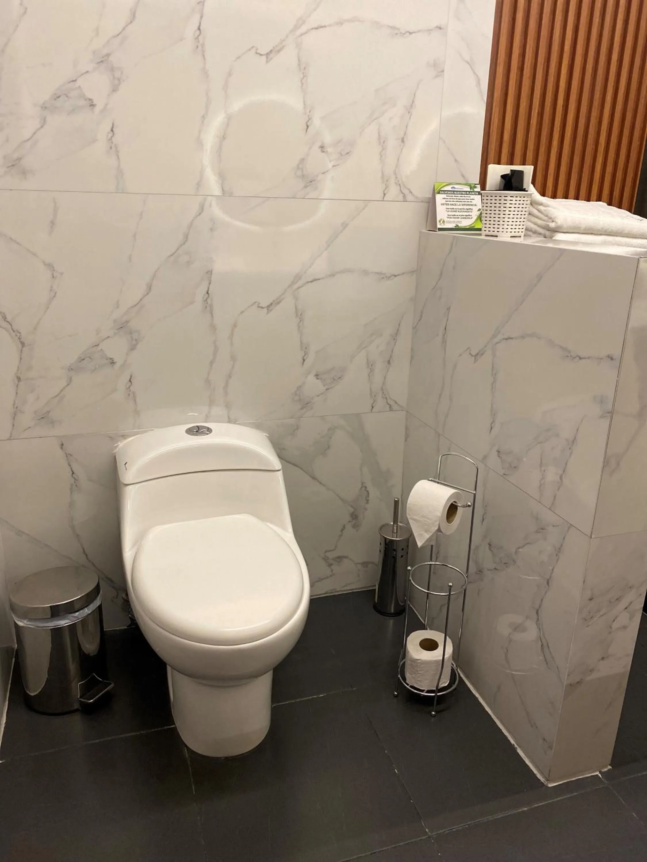 Bathroom in Suites Metropoli