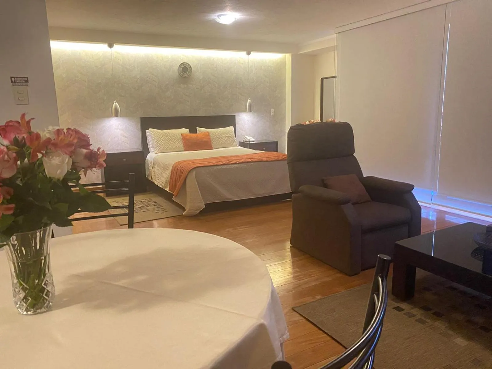 Bedroom, Bed in Suites Metropoli