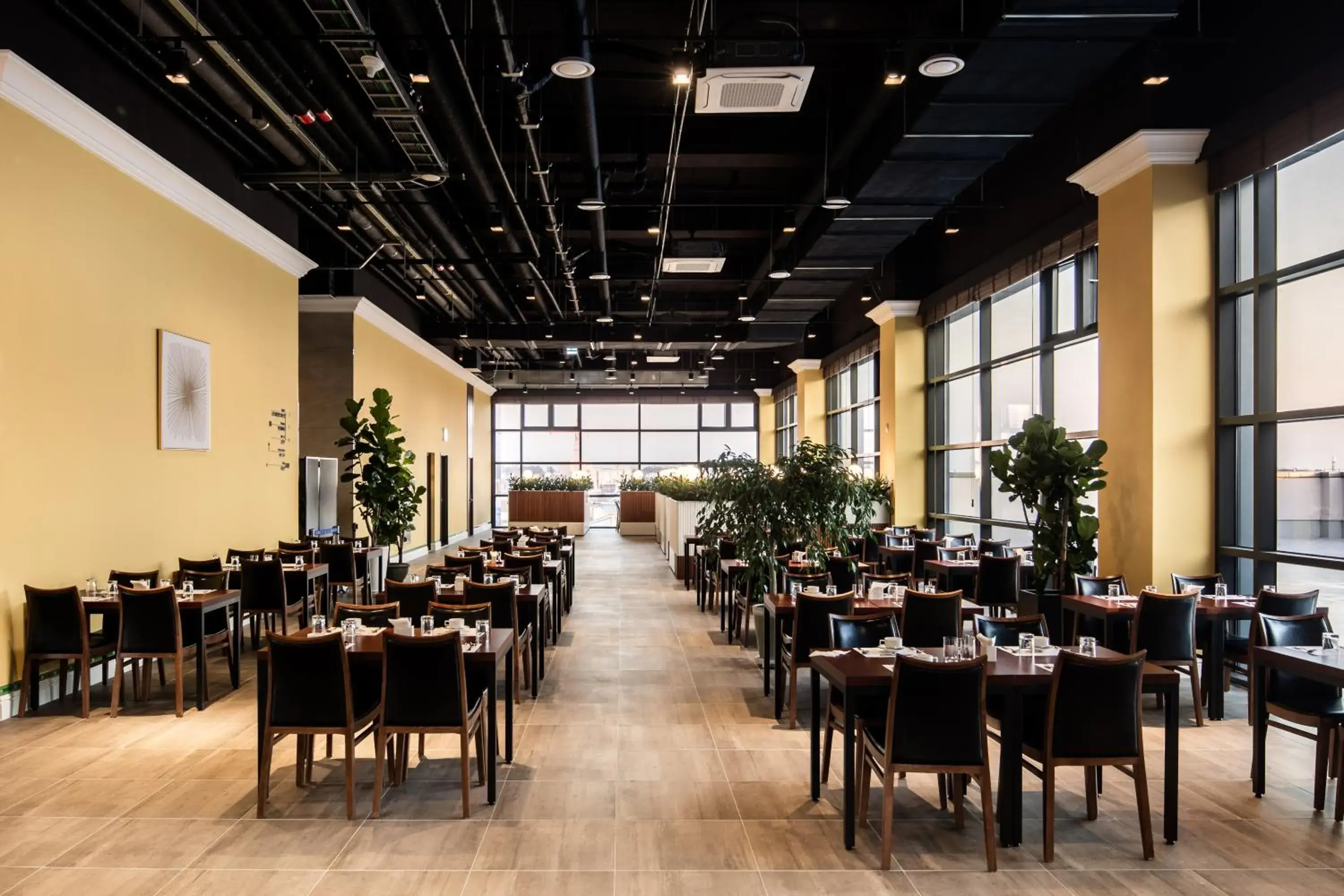 Restaurant/places to eat in WesternLife Hotel Restaurant/places to eat in WesternLife Hotel