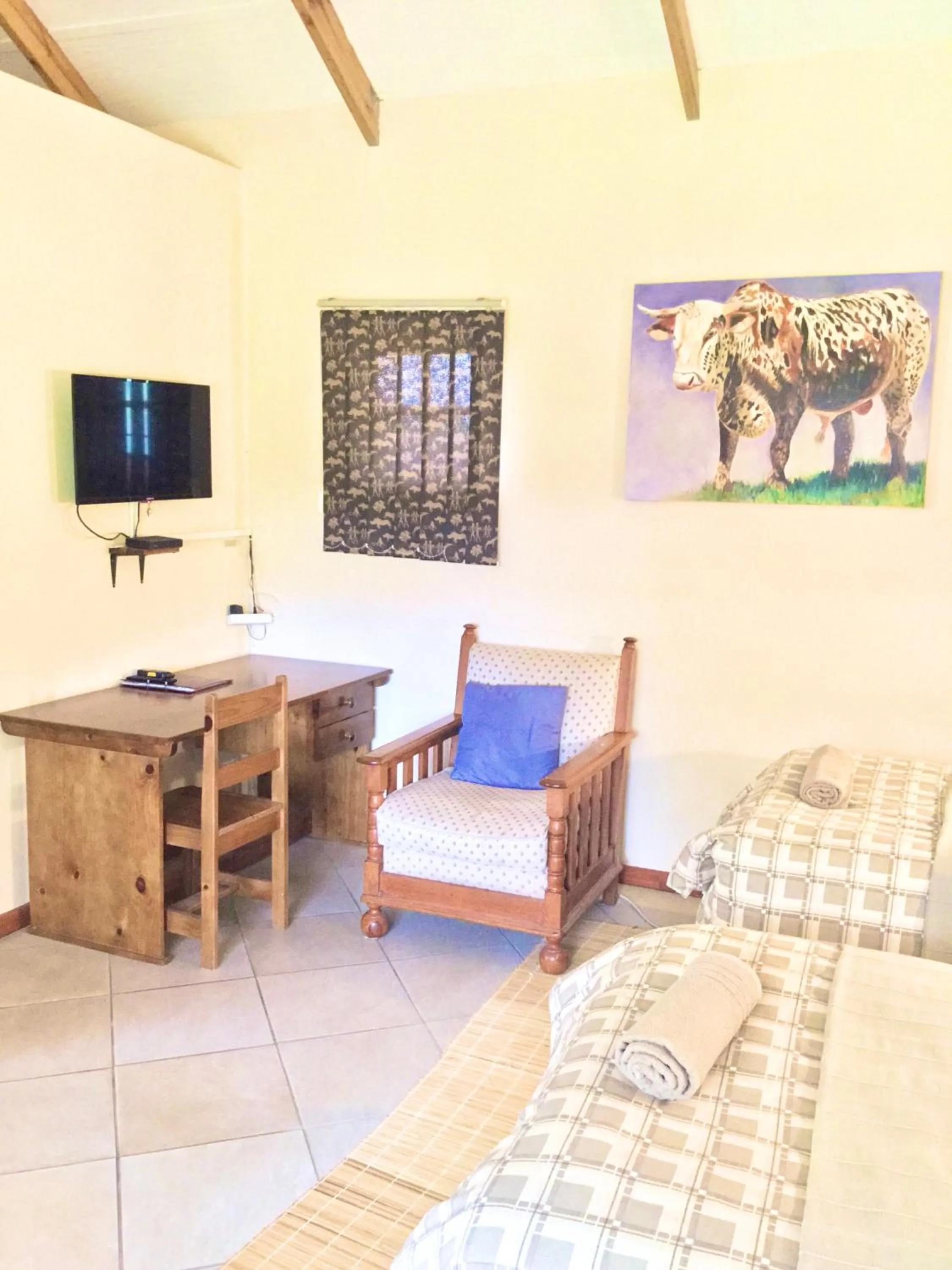 TV and multimedia in Rosedale Organic Farm Bed & Breakfast