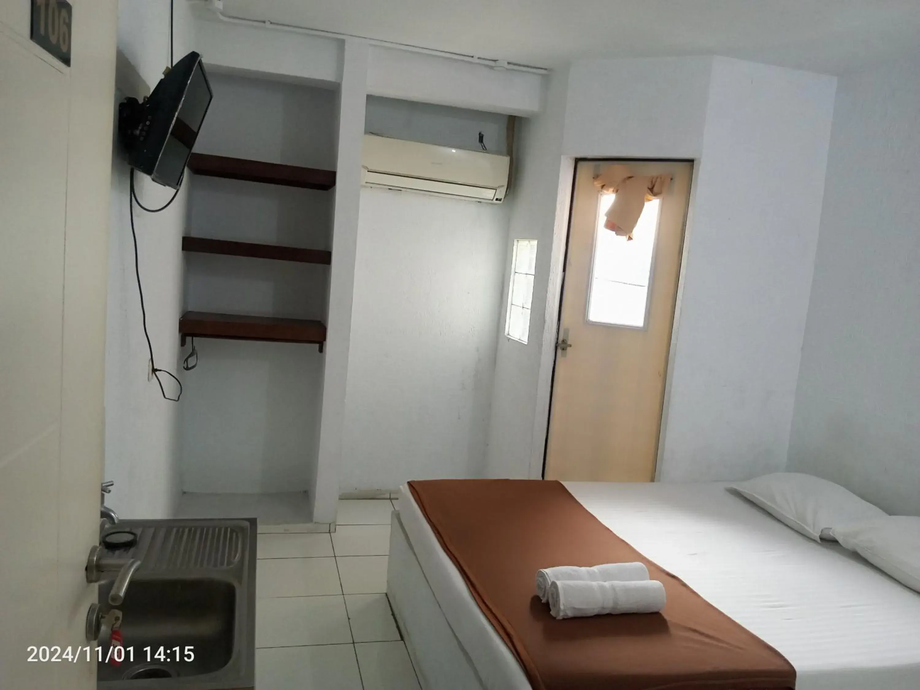 Bed in G357 Near Margo City Bed in G357 Near Margo City