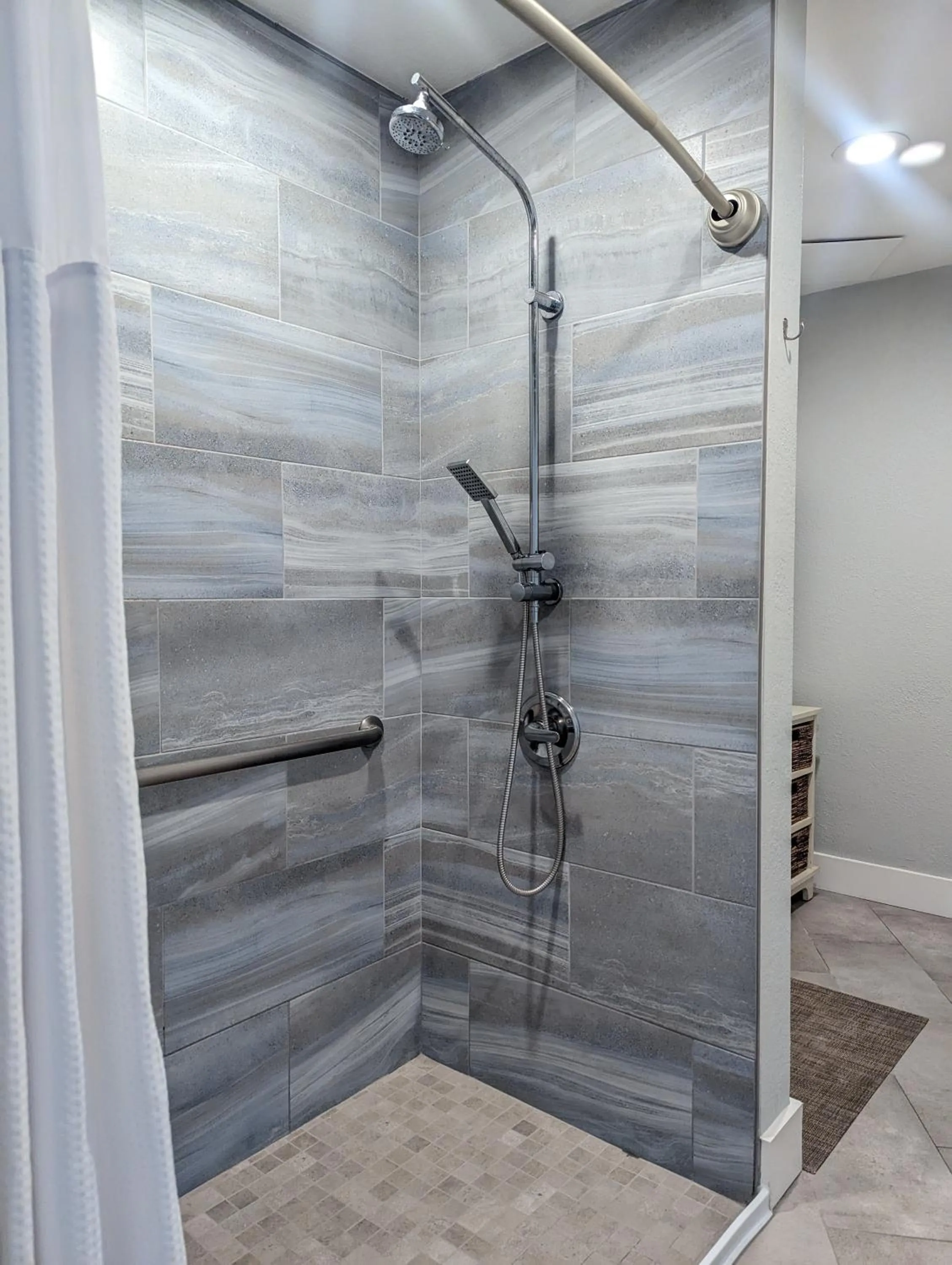 Shower in Capitola Hotel