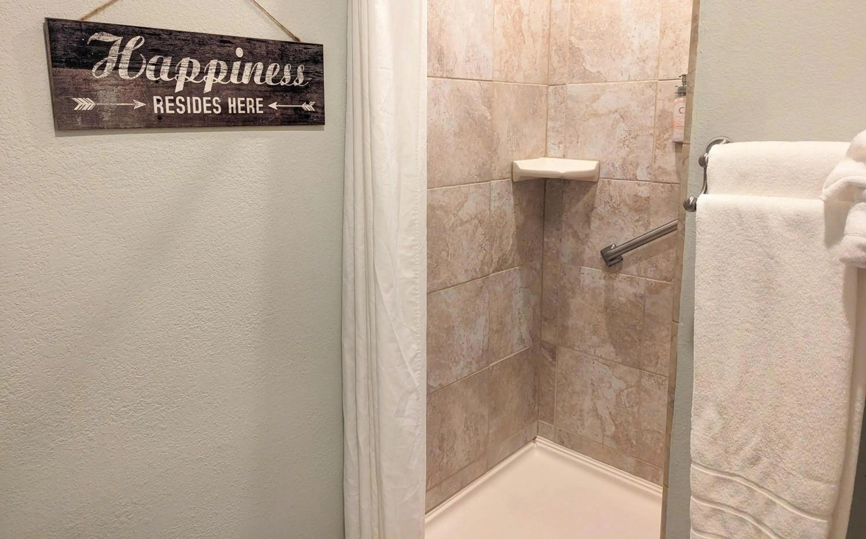 Shower in Capitola Hotel