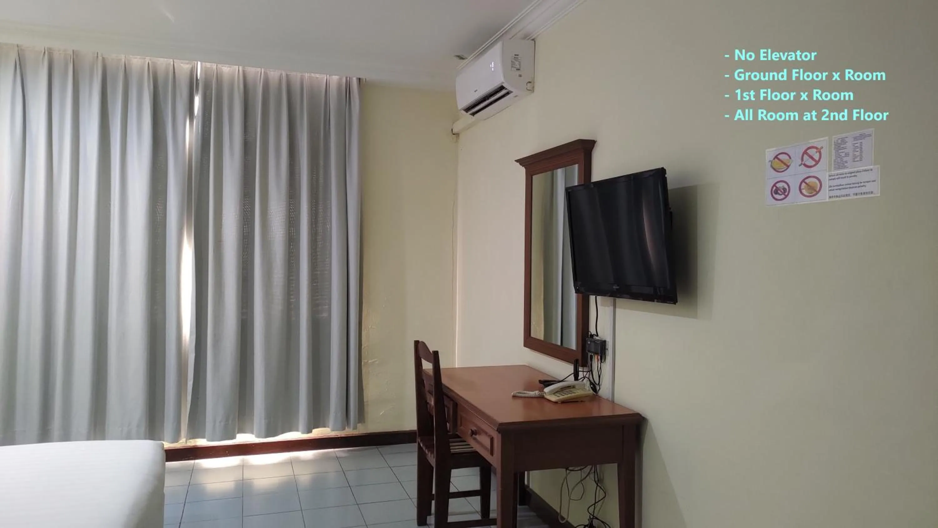 The Upper Deck Hotel