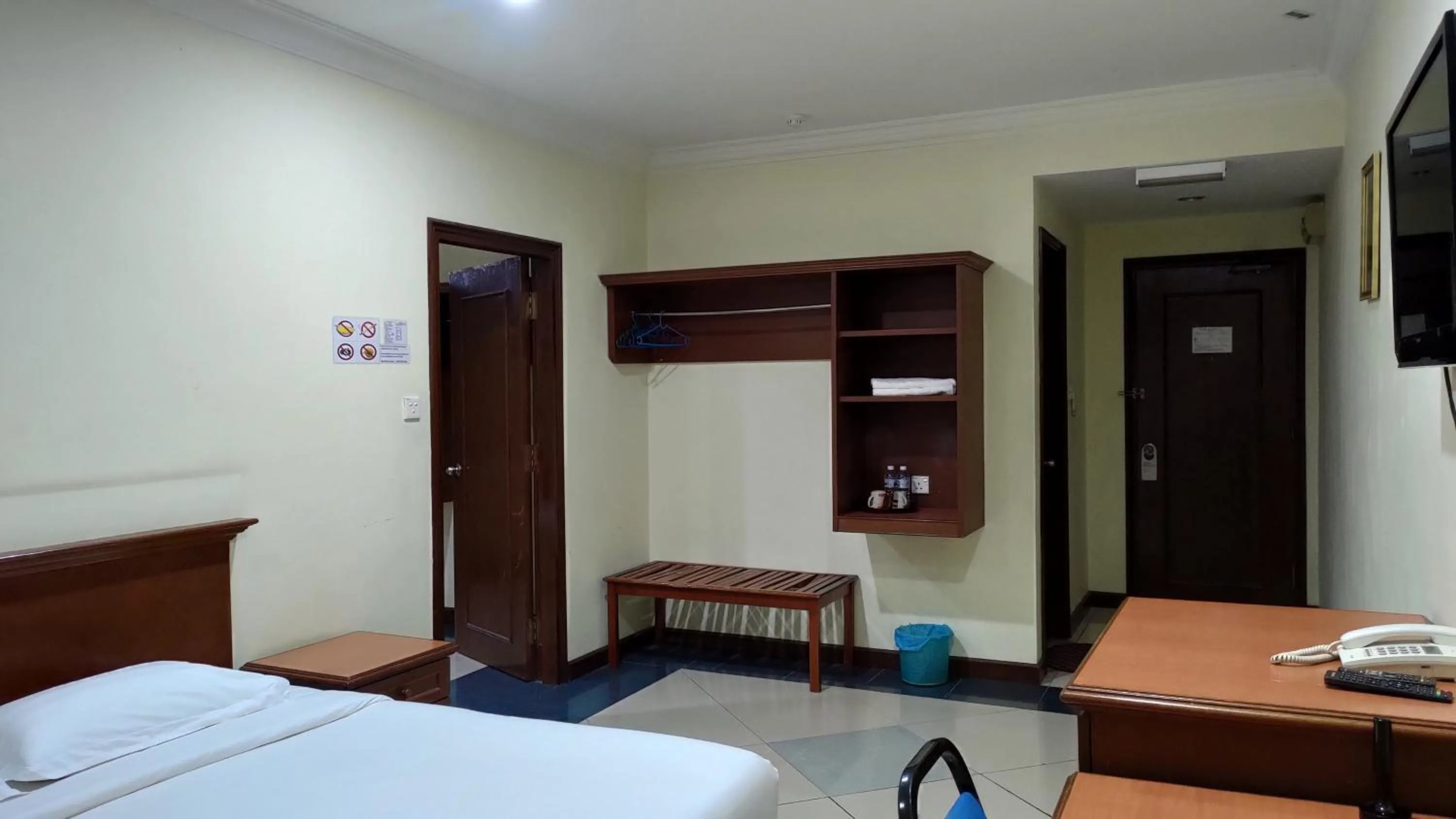 Bed in The Upper Deck Hotel