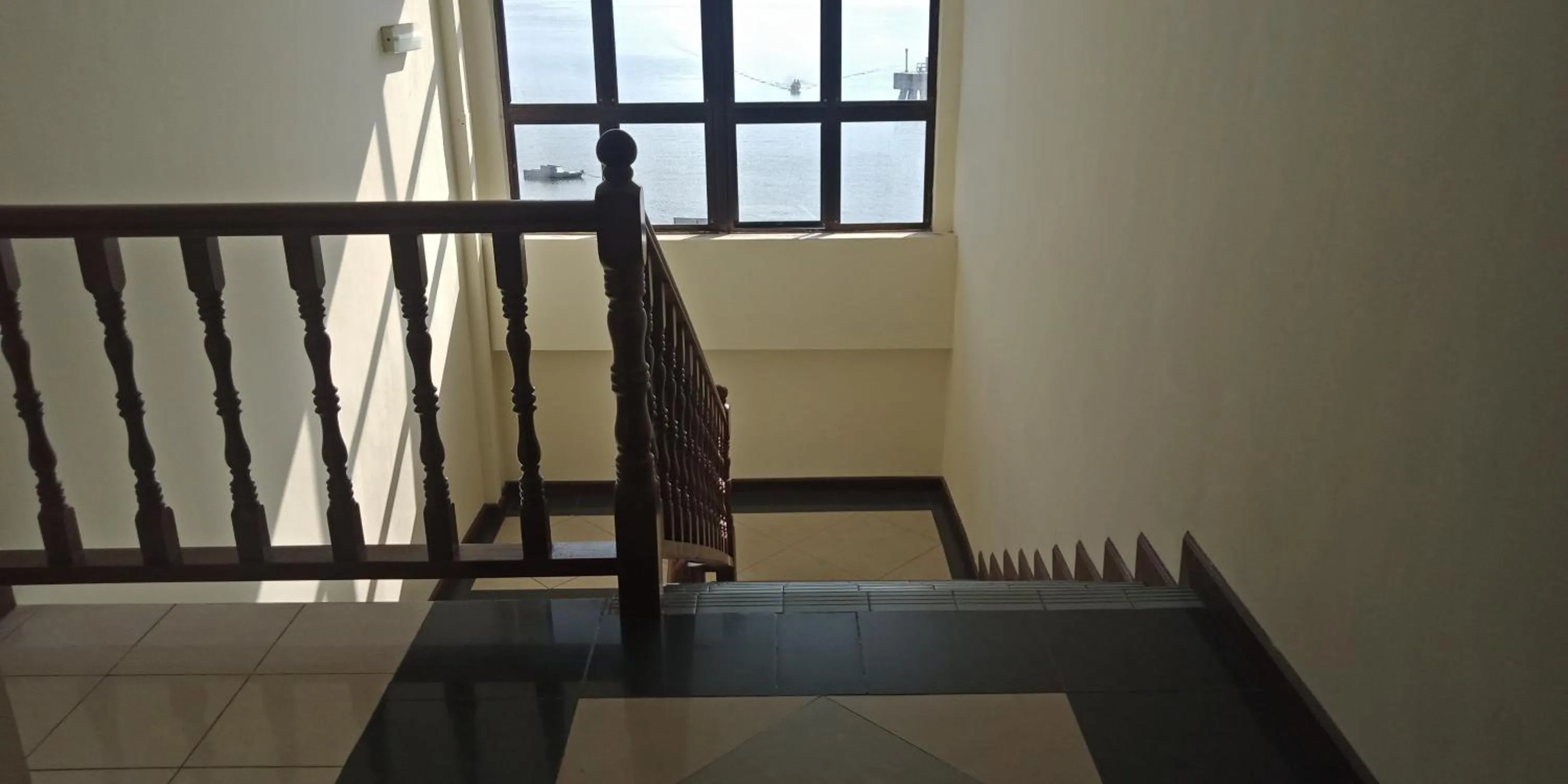 The Upper Deck Hotel