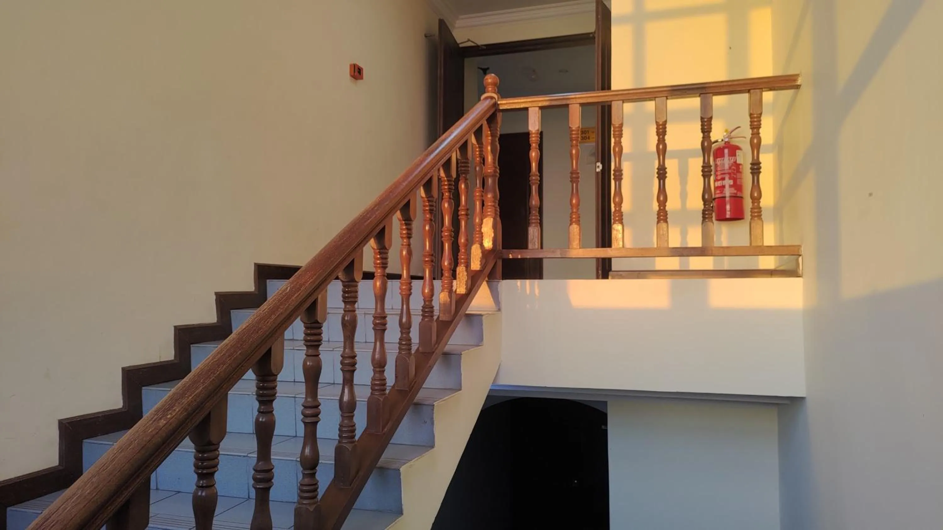 The Upper Deck Hotel