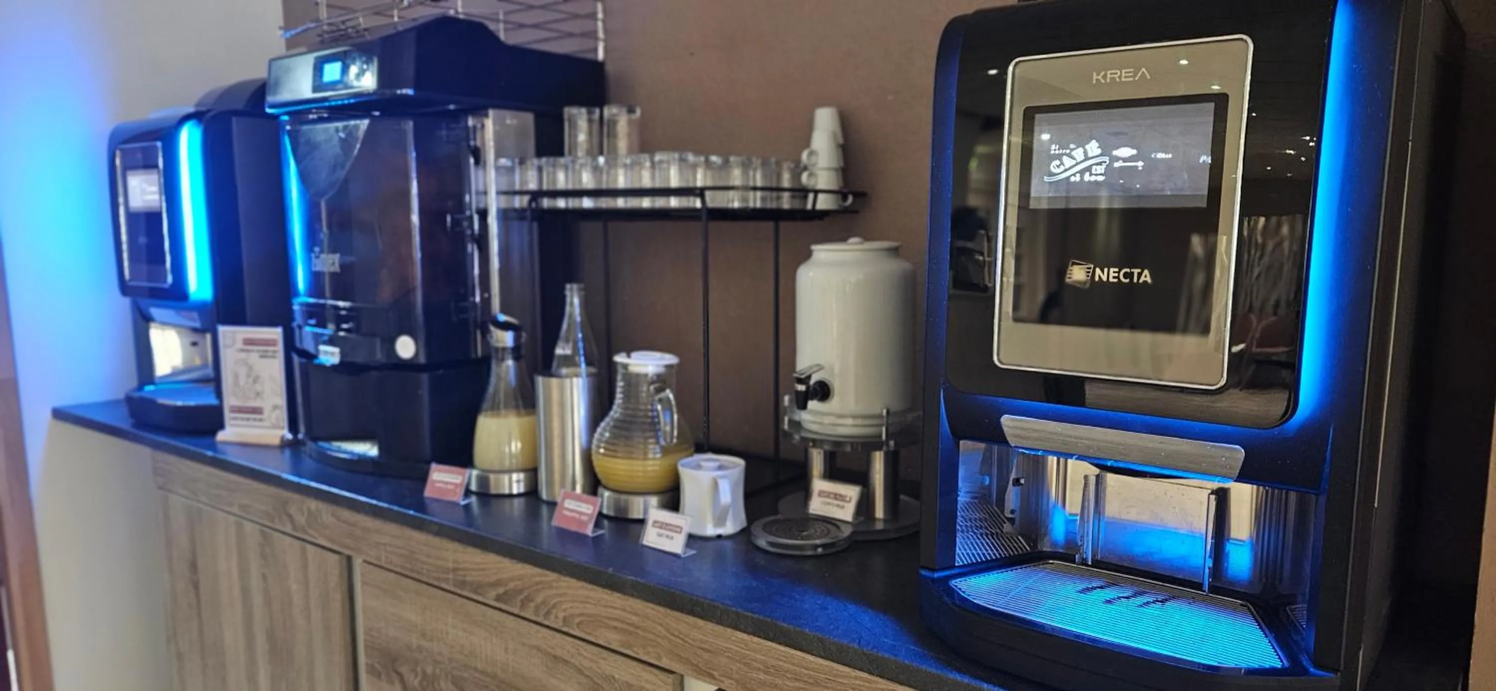 Breakfast in Best Western Terre de Provence