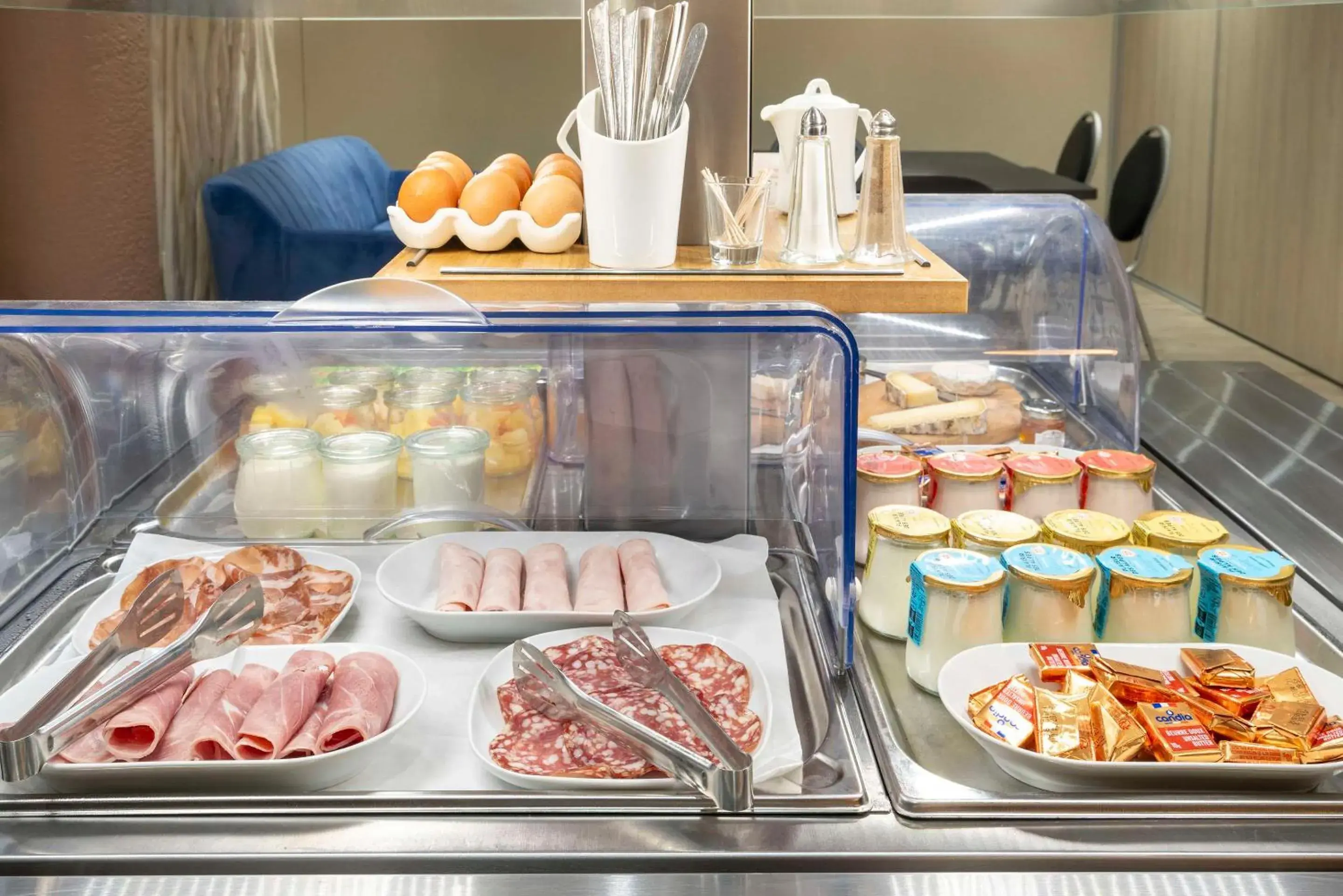 Breakfast in Best Western Terre de Provence Breakfast in Best Western Terre de Provence