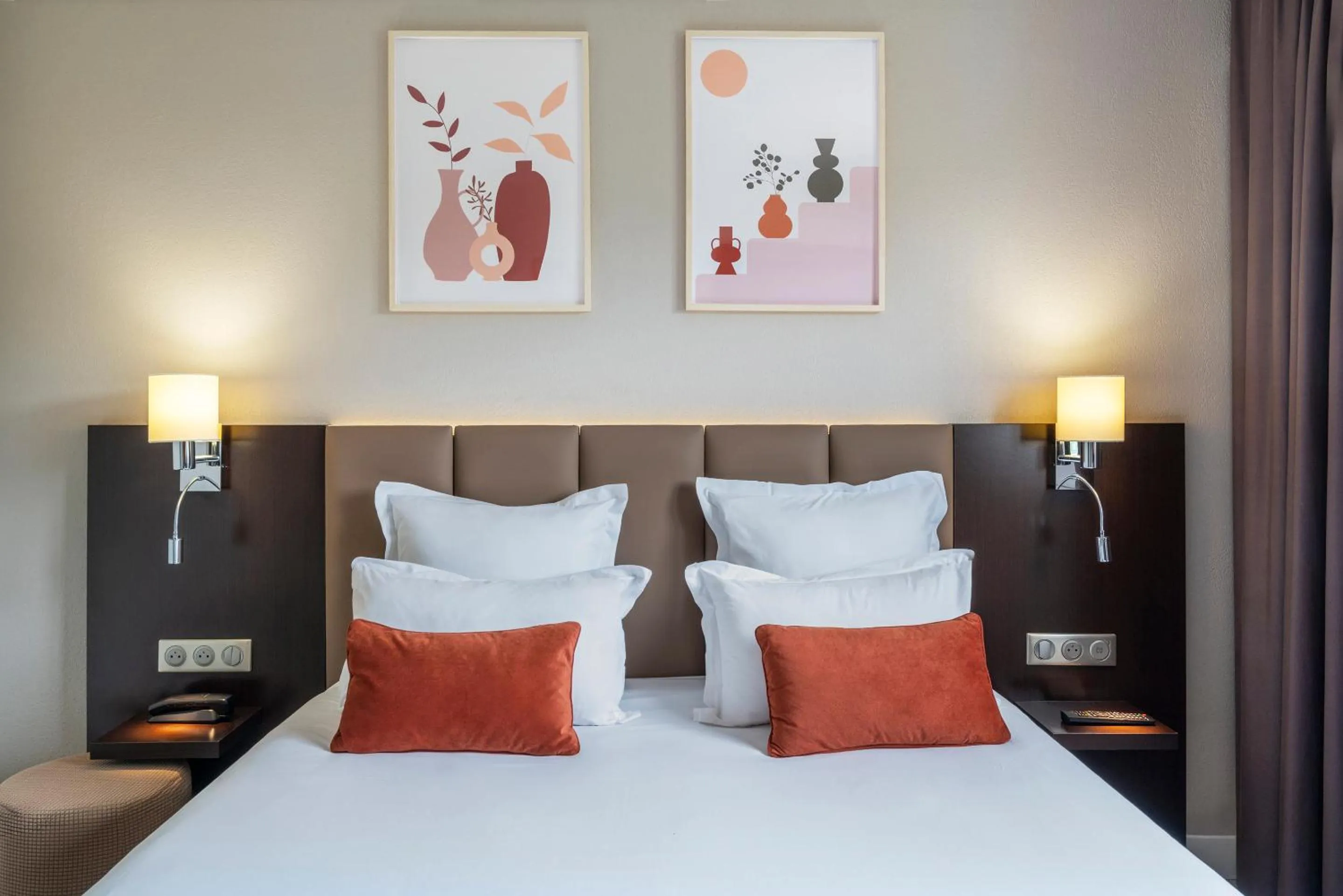 Decorative detail, Bed in Best Western Terre de Provence