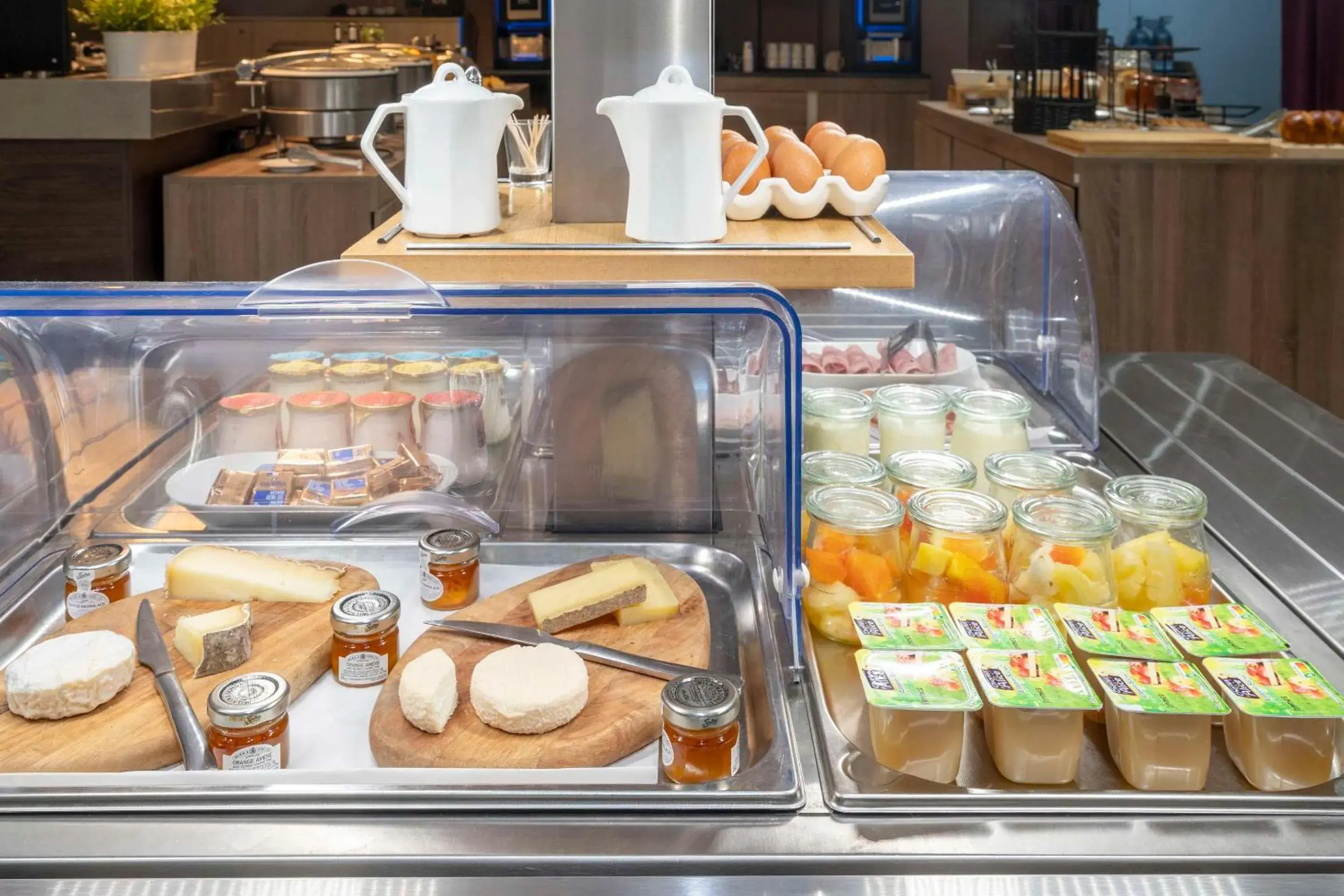 Breakfast in Best Western Terre de Provence Breakfast in Best Western Terre de Provence