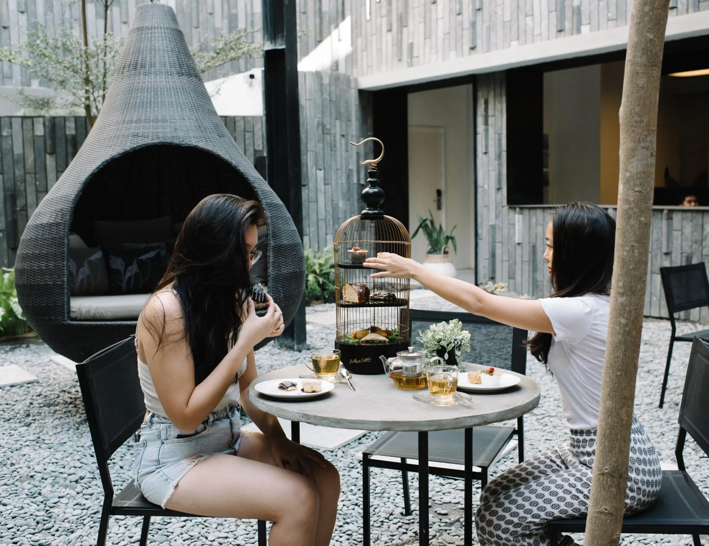 Restaurant/places to eat in Lloyd's Inn Bali