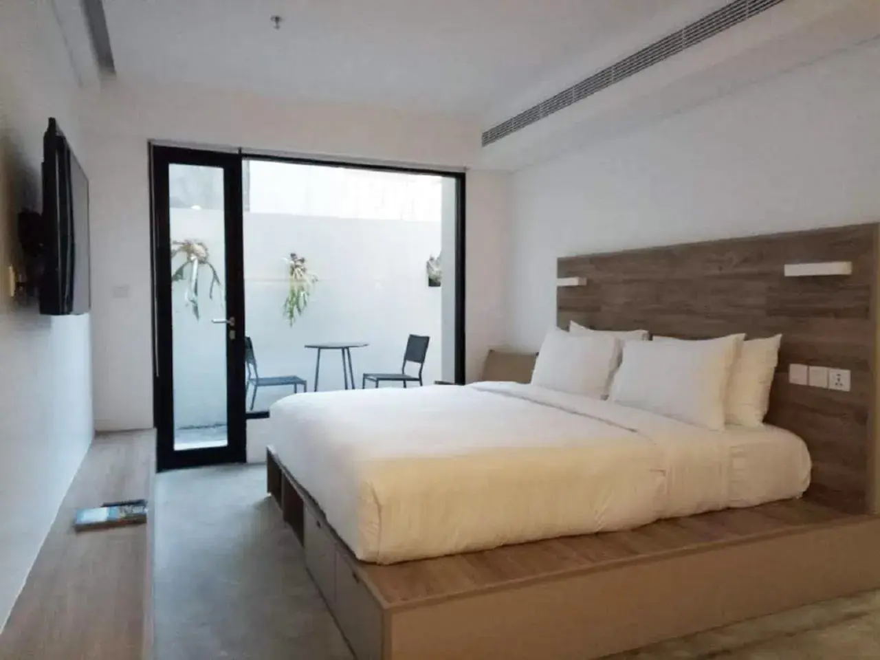 Photo of the whole room, Bed in Lloyd's Inn Bali Photo of the whole room, Bed in Lloyd's Inn Bali