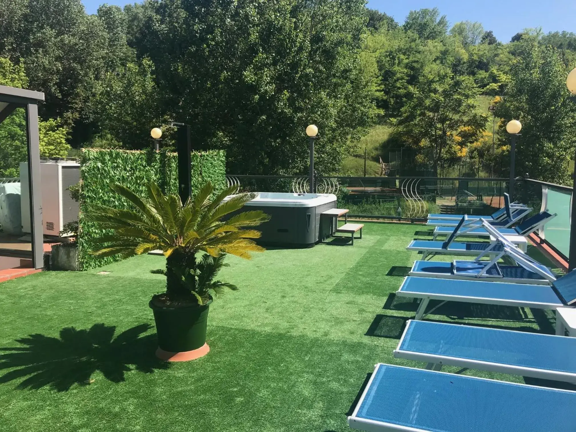 Balcony/Terrace, Swimming Pool in Hotel Majestic