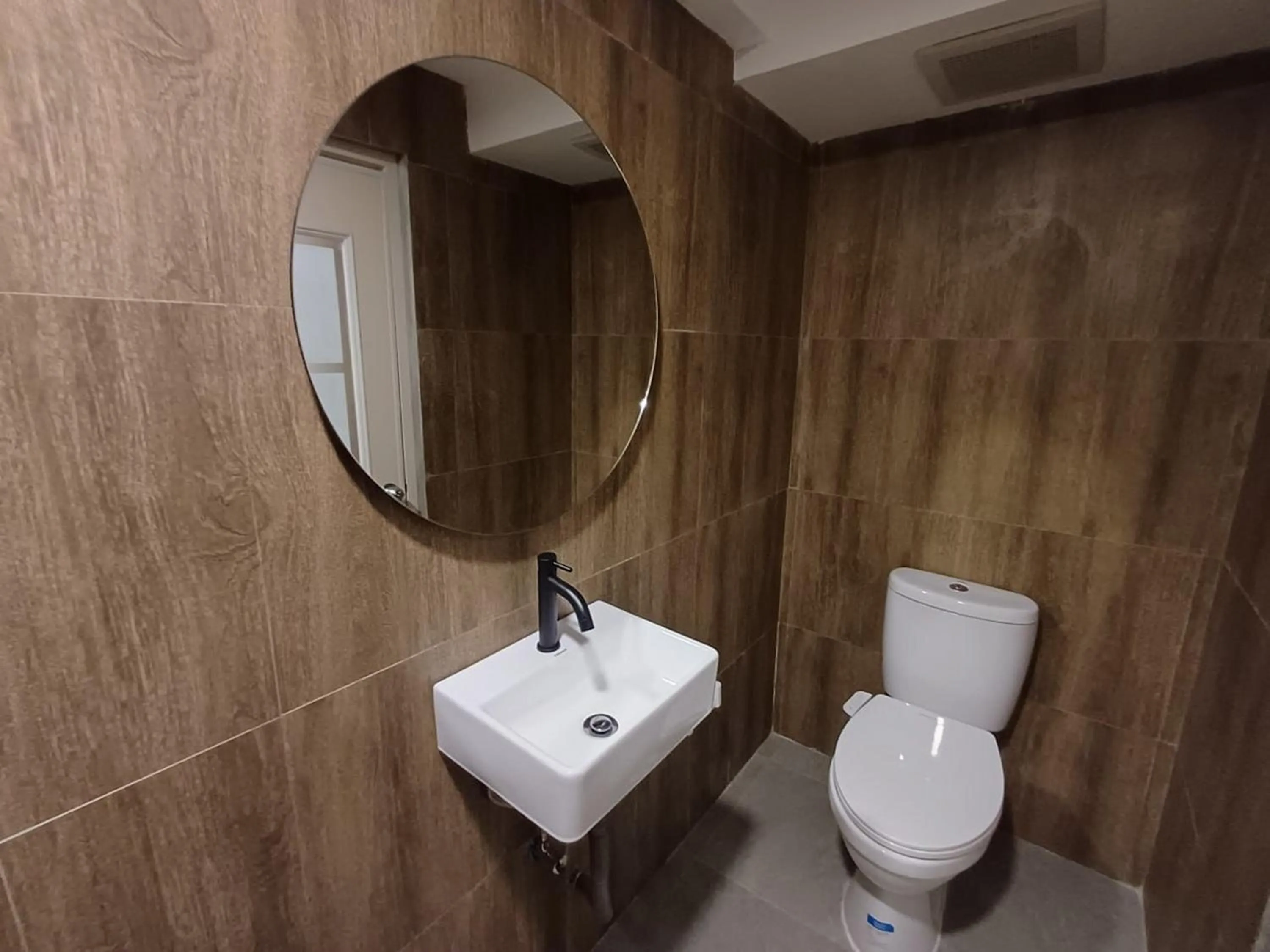 Bathroom in Taste of Bali Hostel