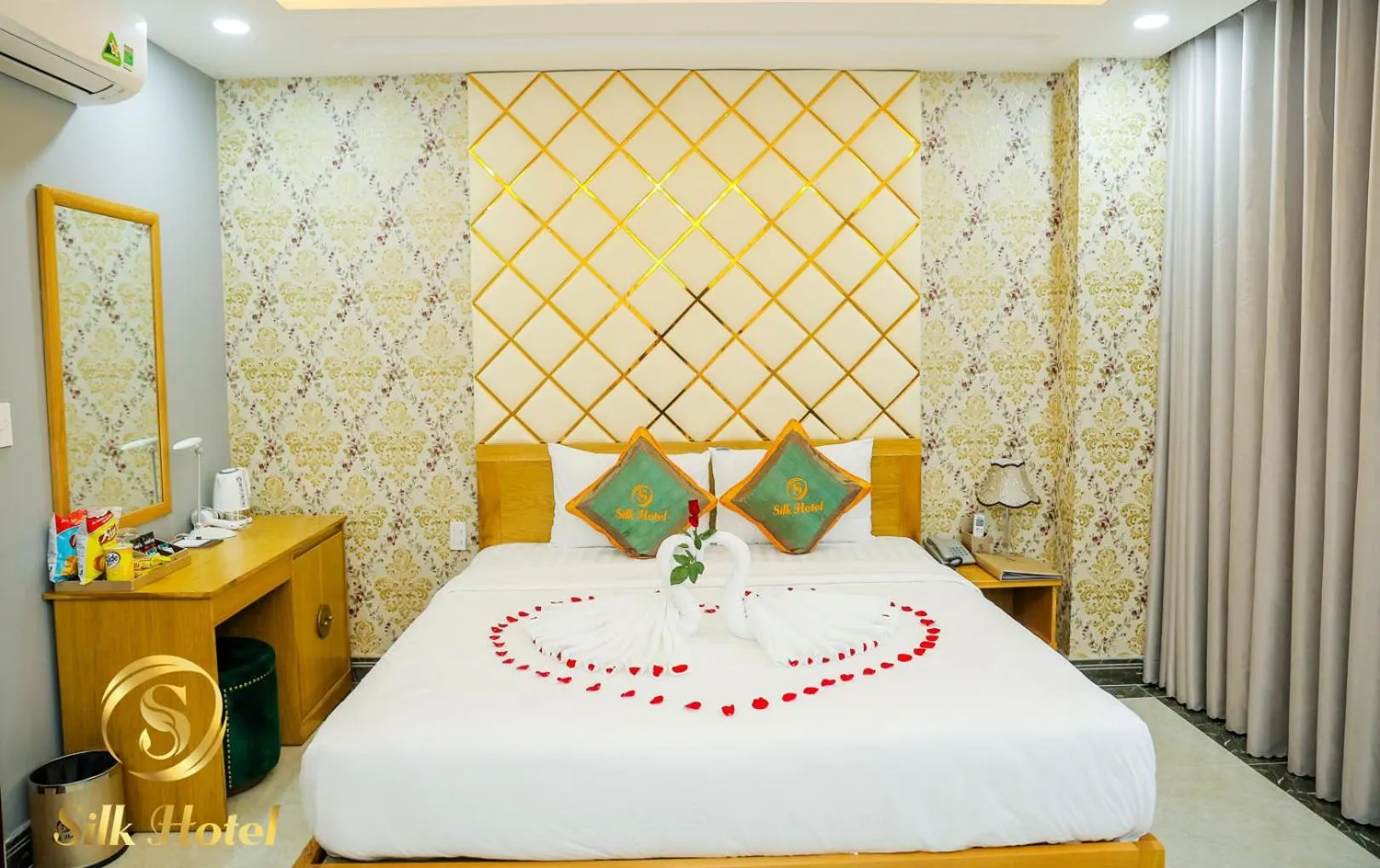 Bed in Silk Hotel near Tan Son Nhat Airport