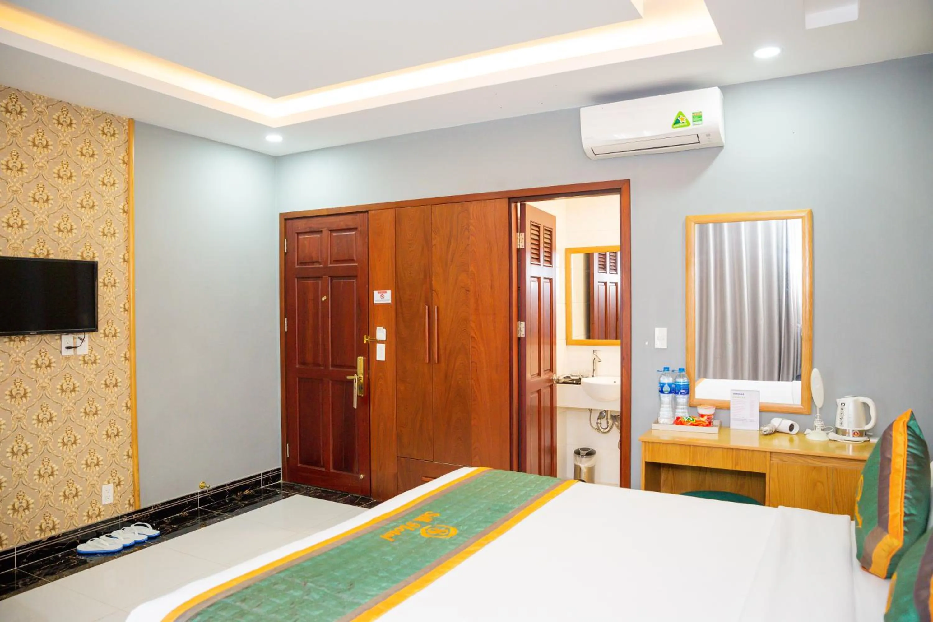 Bed in Silk Hotel near Tan Son Nhat Airport
