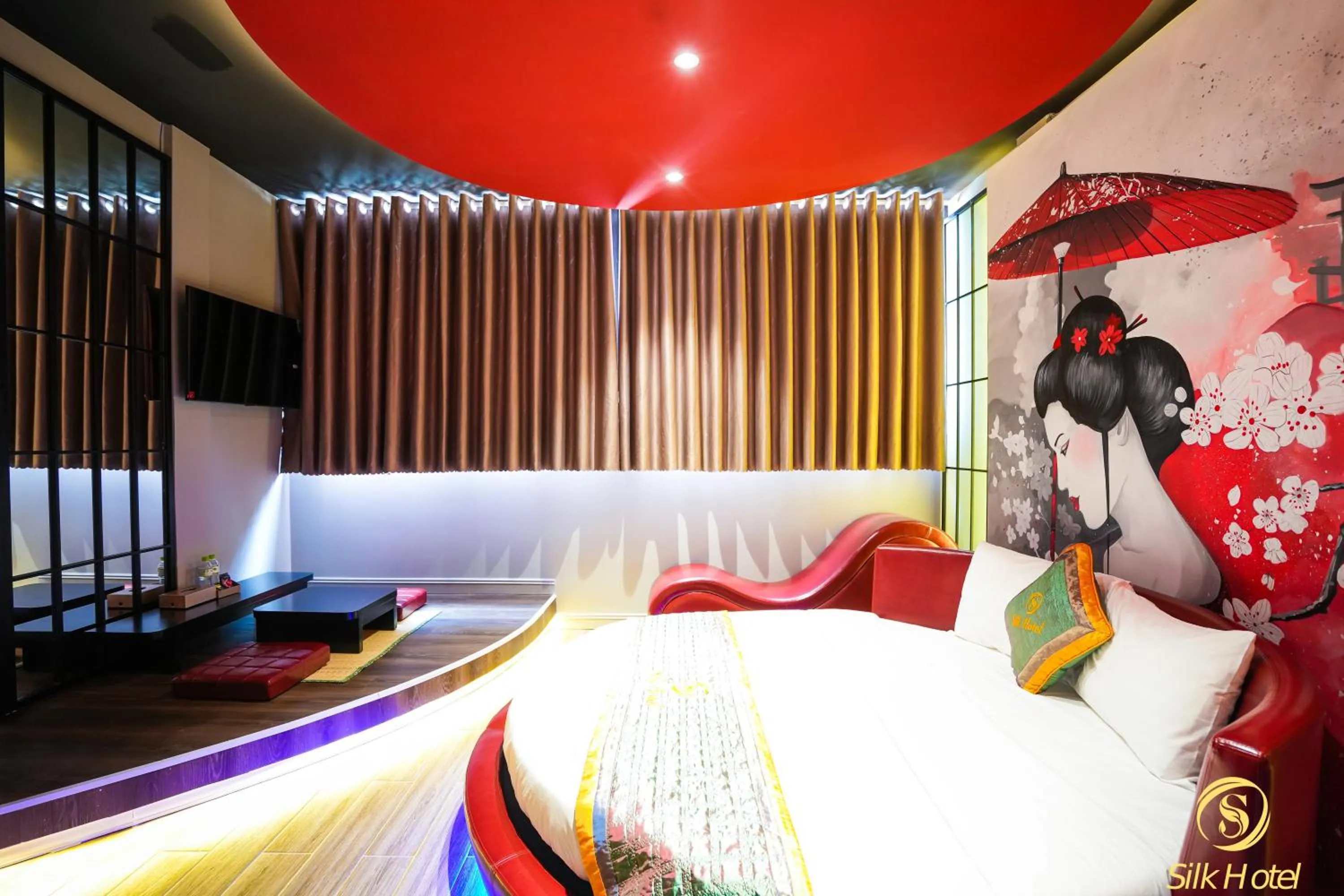 Bed in Silk Hotel near Tan Son Nhat Airport