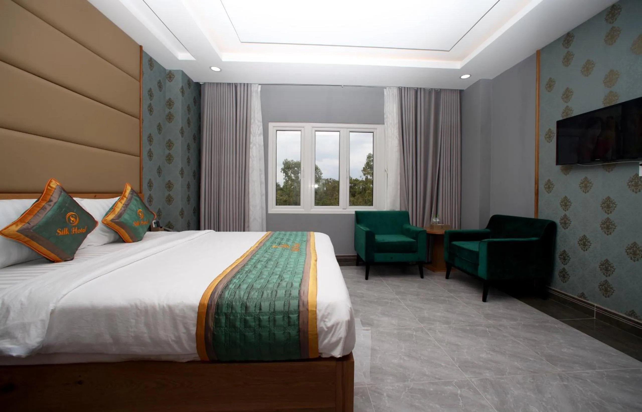 Bed in Silk Hotel near Tan Son Nhat Airport