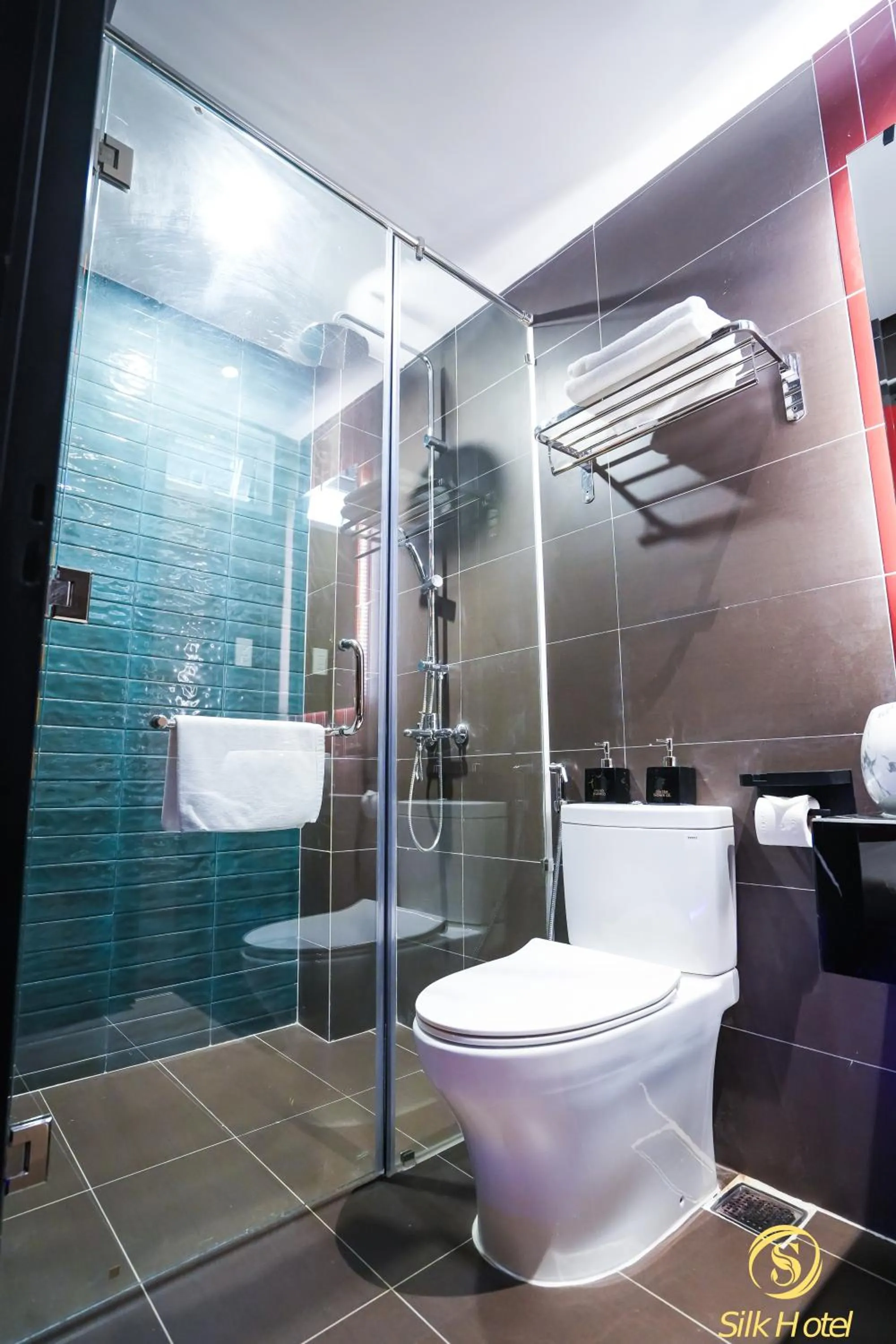 Silk Hotel near Tan Son Nhat Airport