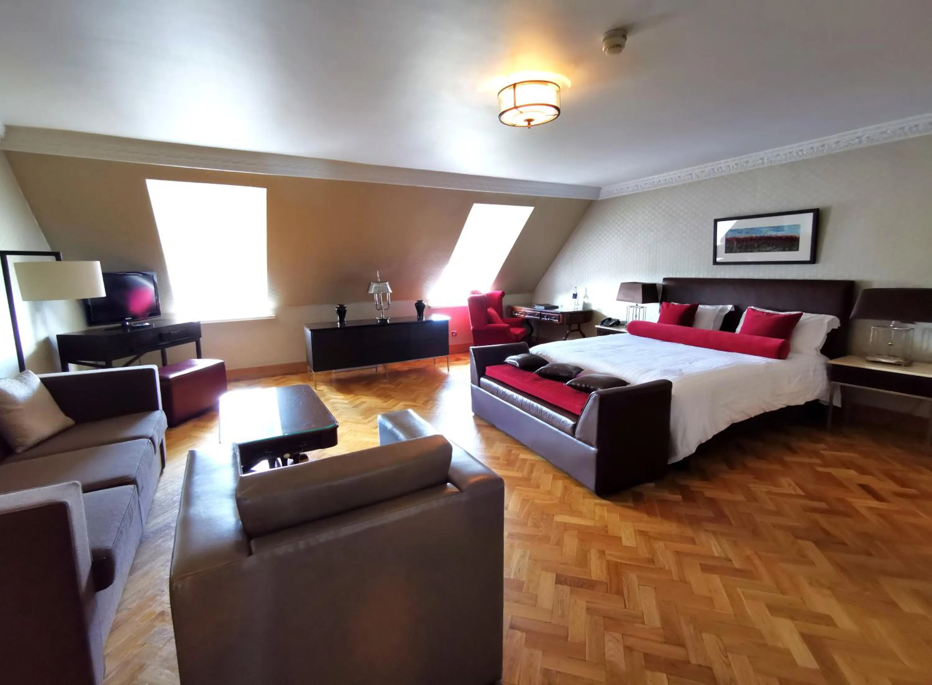 Bedroom, Bed in Langtons Hotel Kilkenny