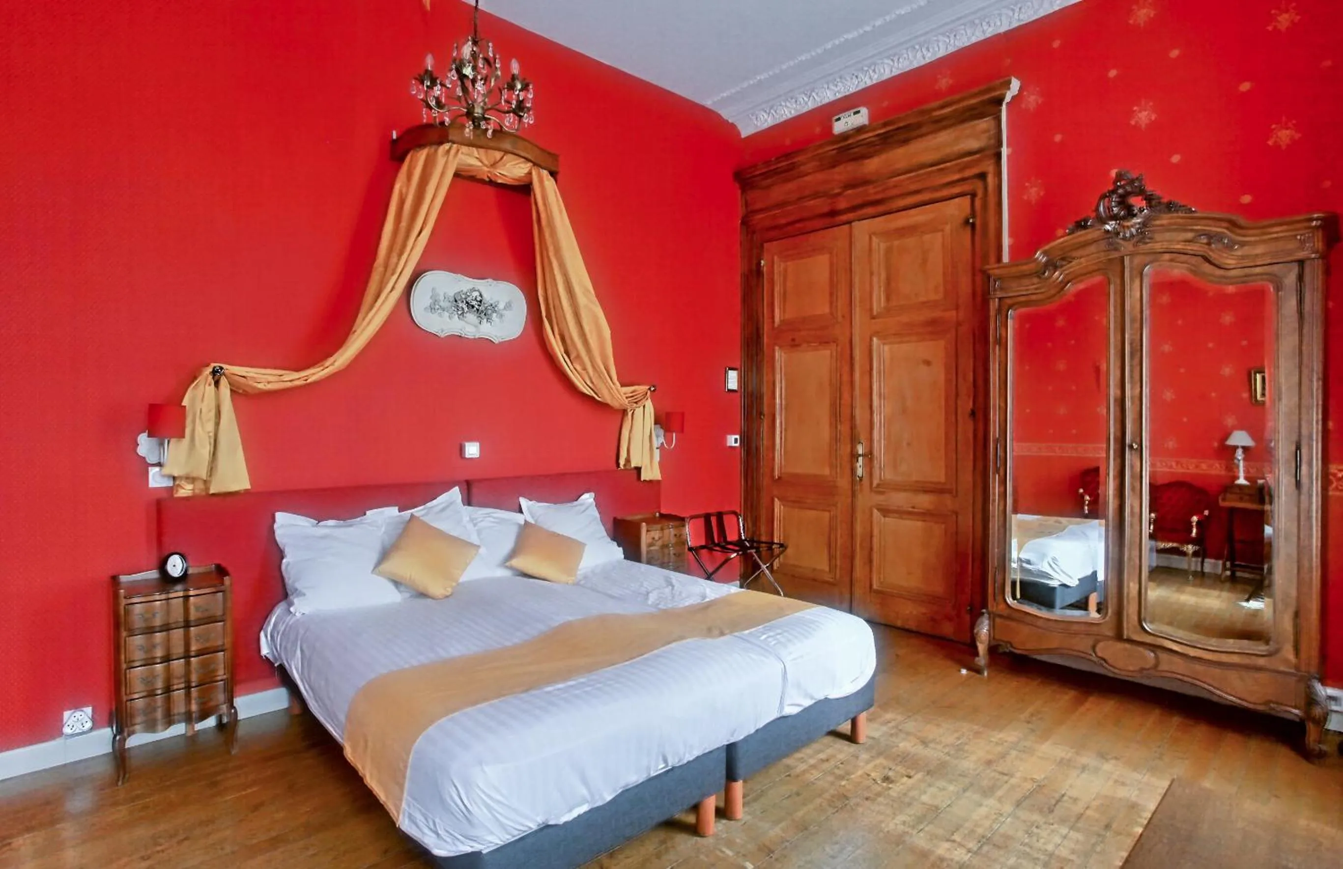 Bed in Château de Moulin-le-Comte