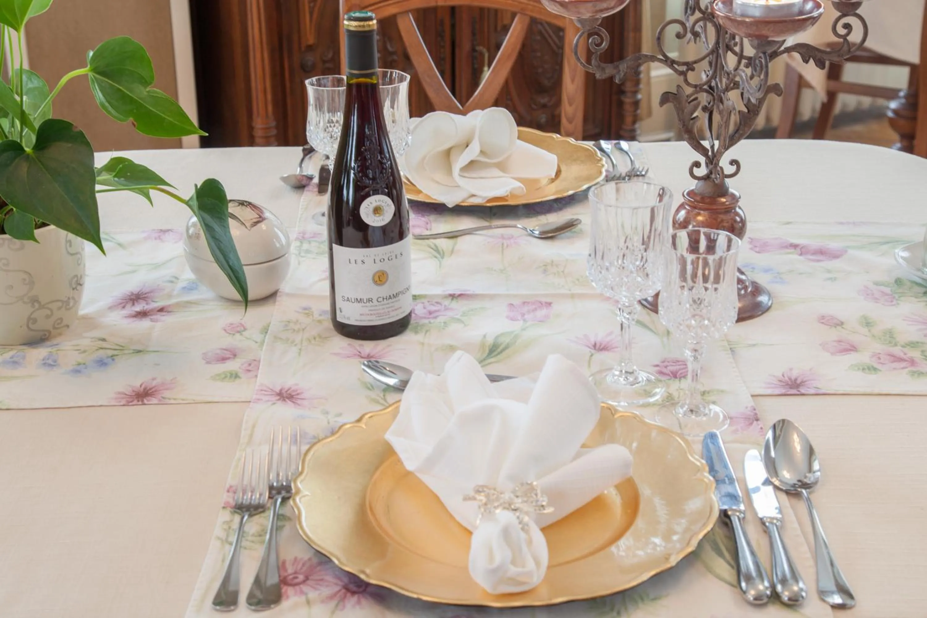 Restaurant/places to eat in Château de Moulin-le-Comte