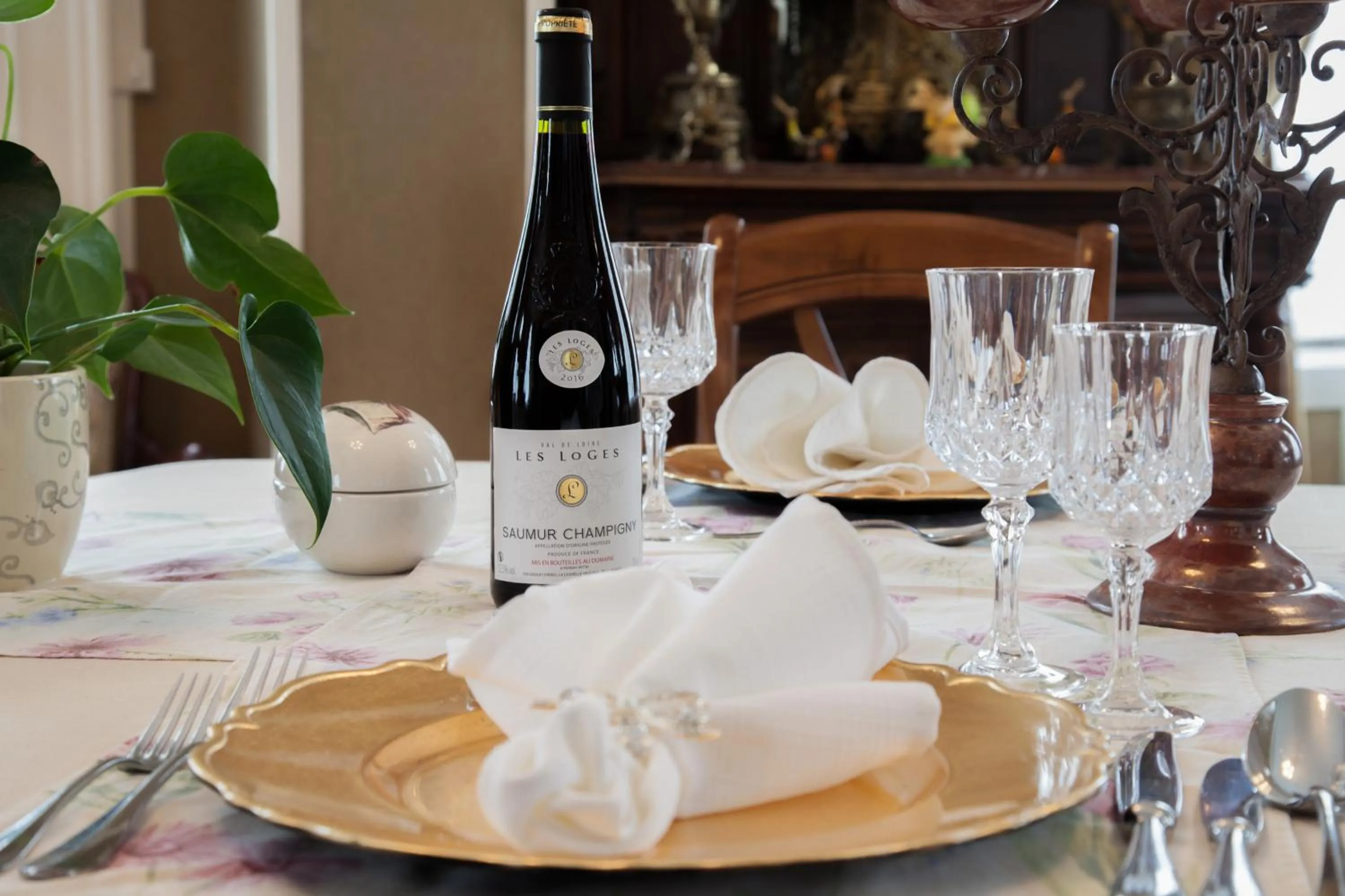 Restaurant/places to eat in Château de Moulin-le-Comte