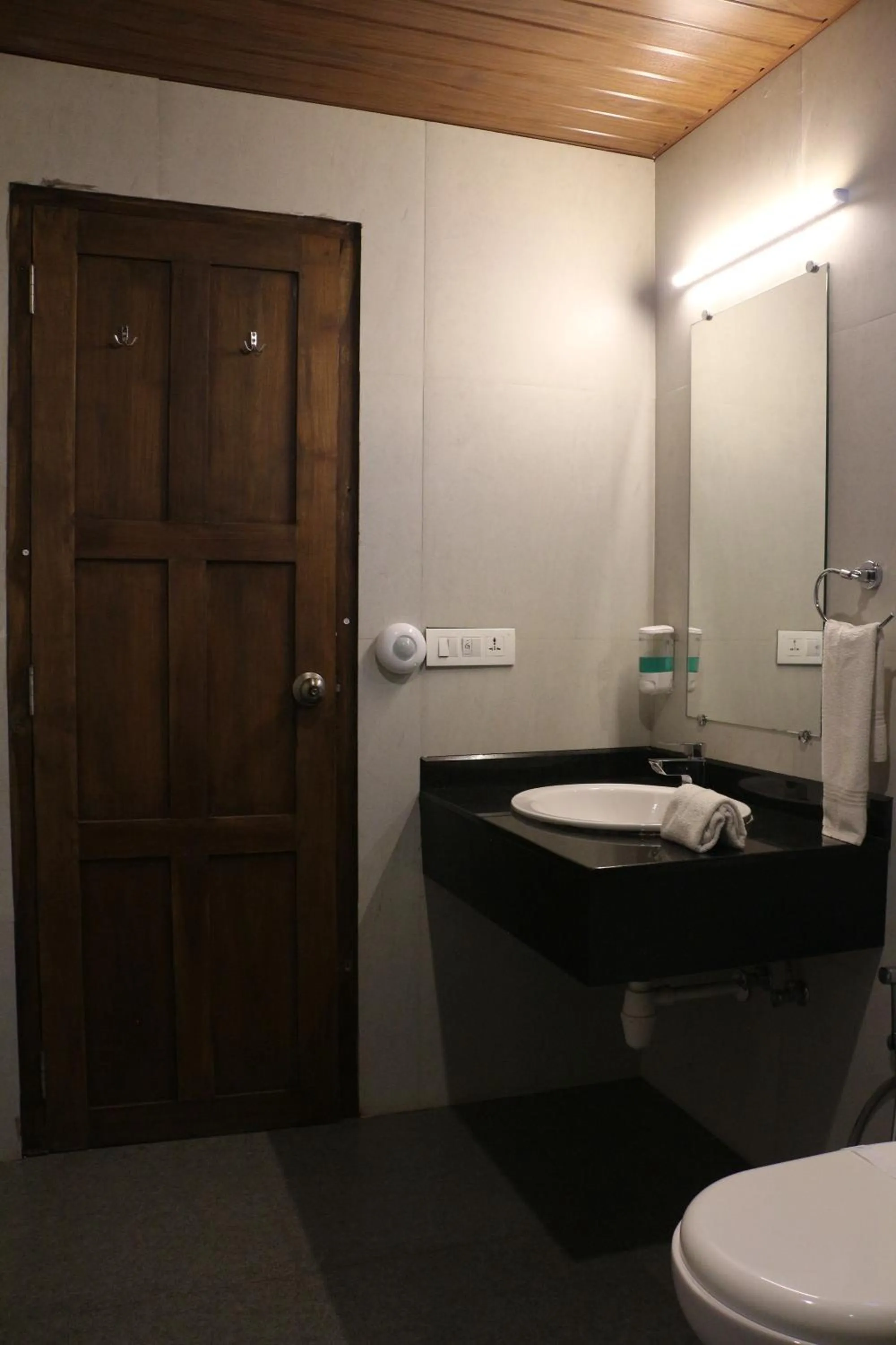 Bathroom in Logan Camp Ooty