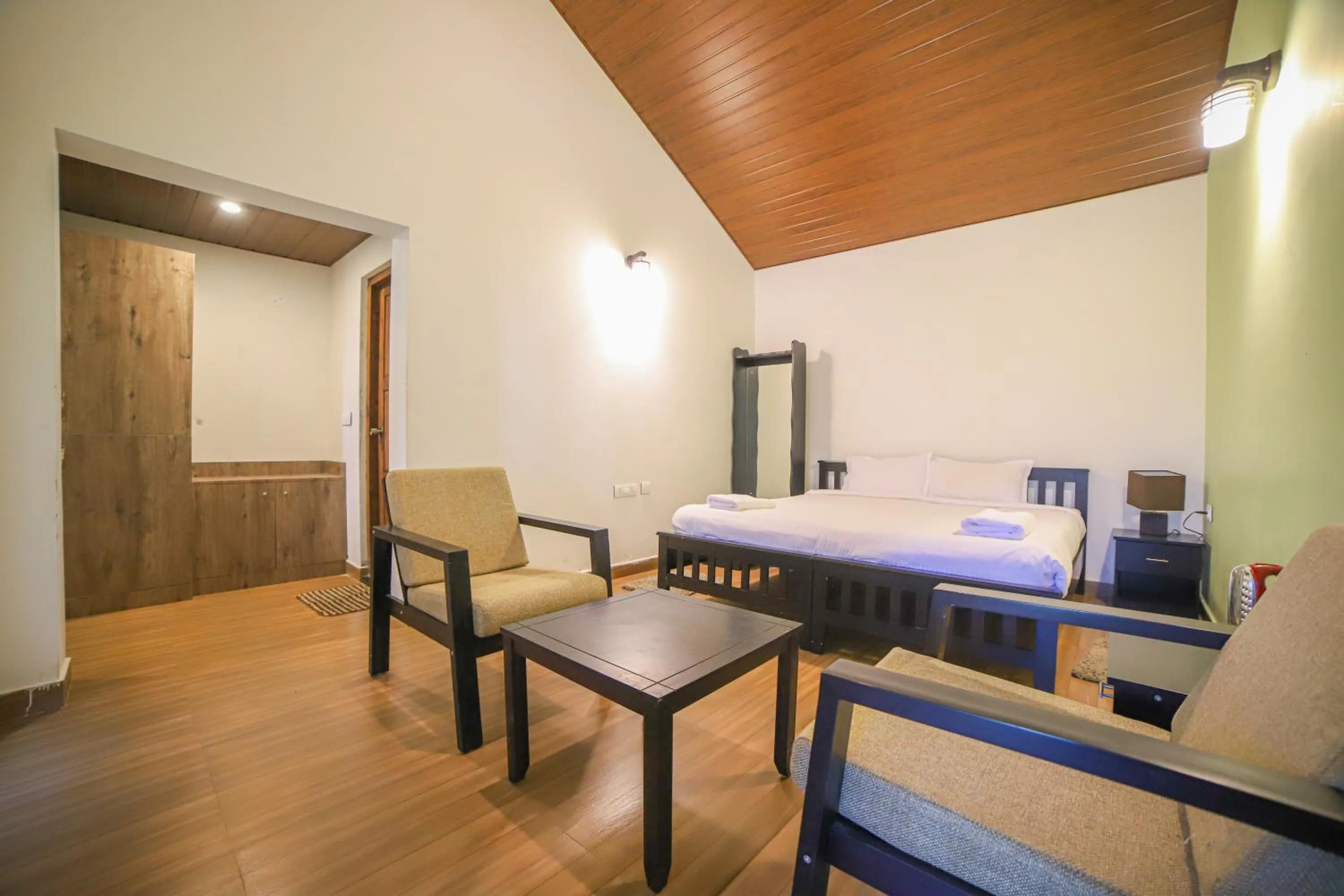 Bed in Logan Camp Ooty