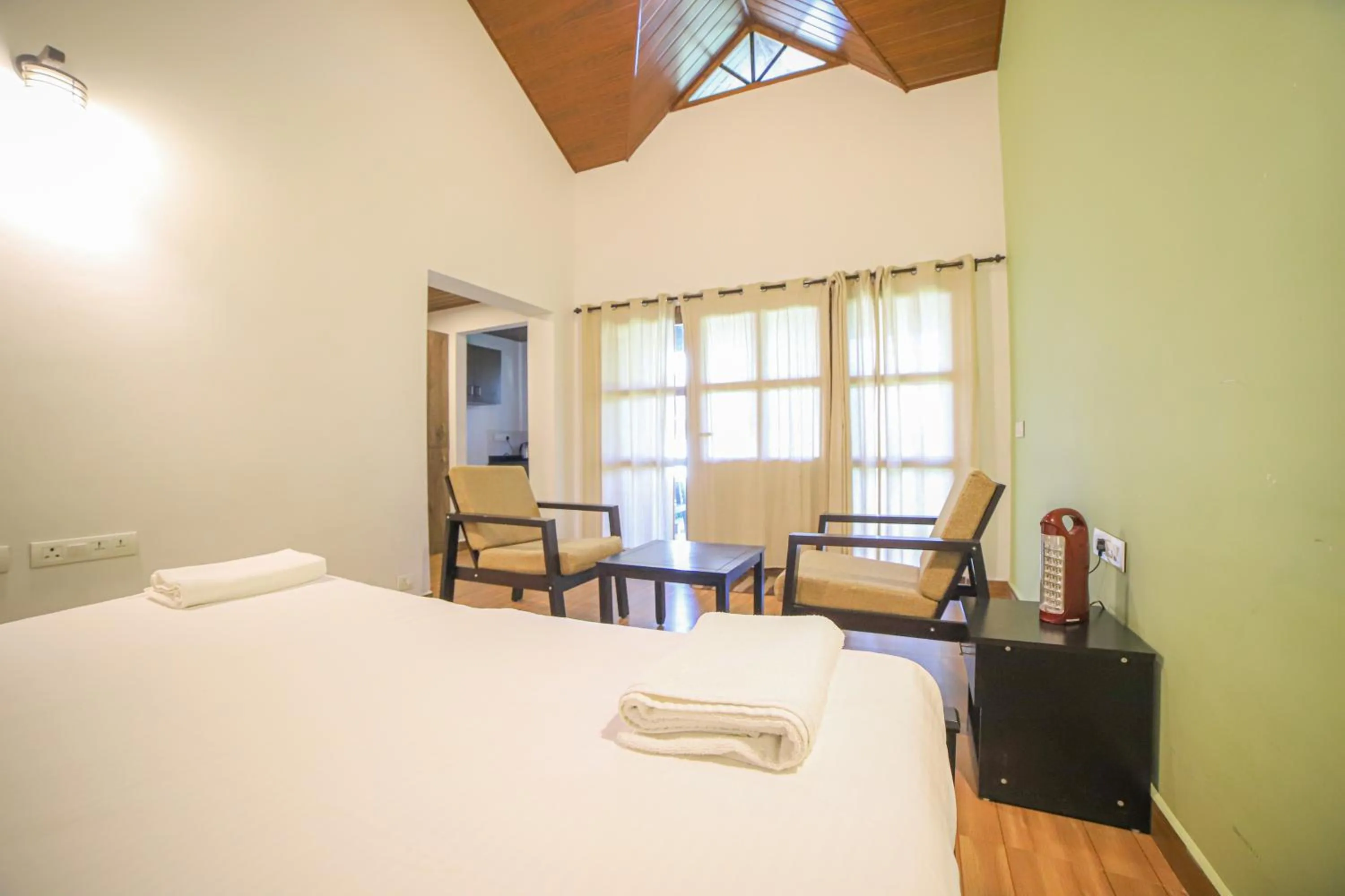 Bed in Logan Camp Ooty