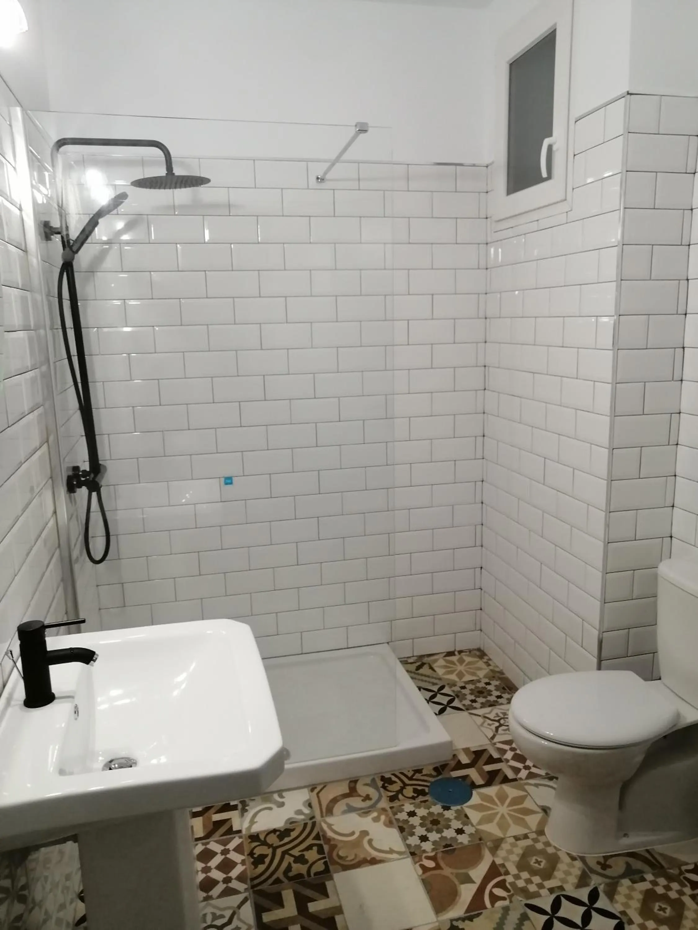 Bathroom in Alcaravaneras Hostel