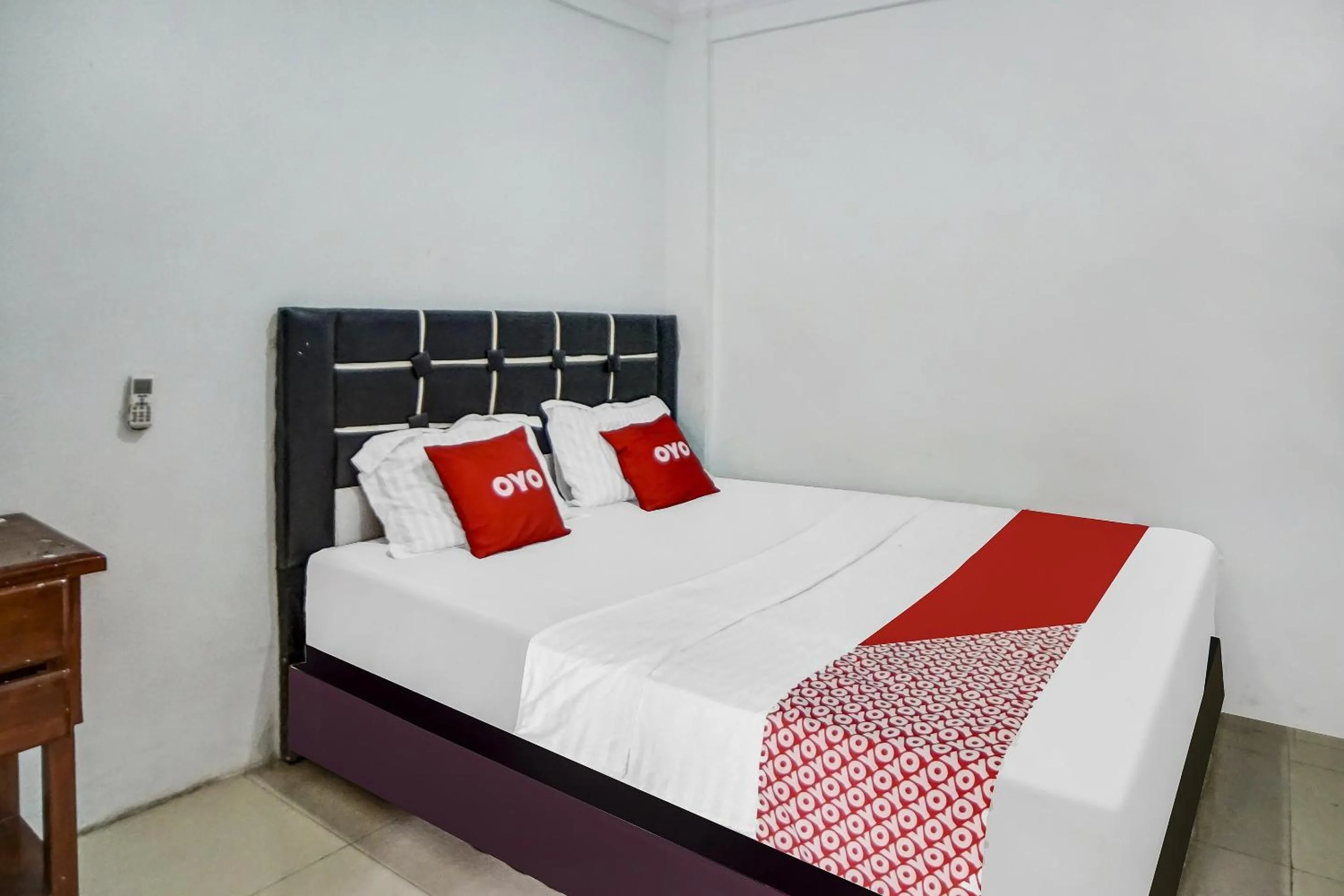 Bedroom, Bed in Hotel O Roemah Gebang