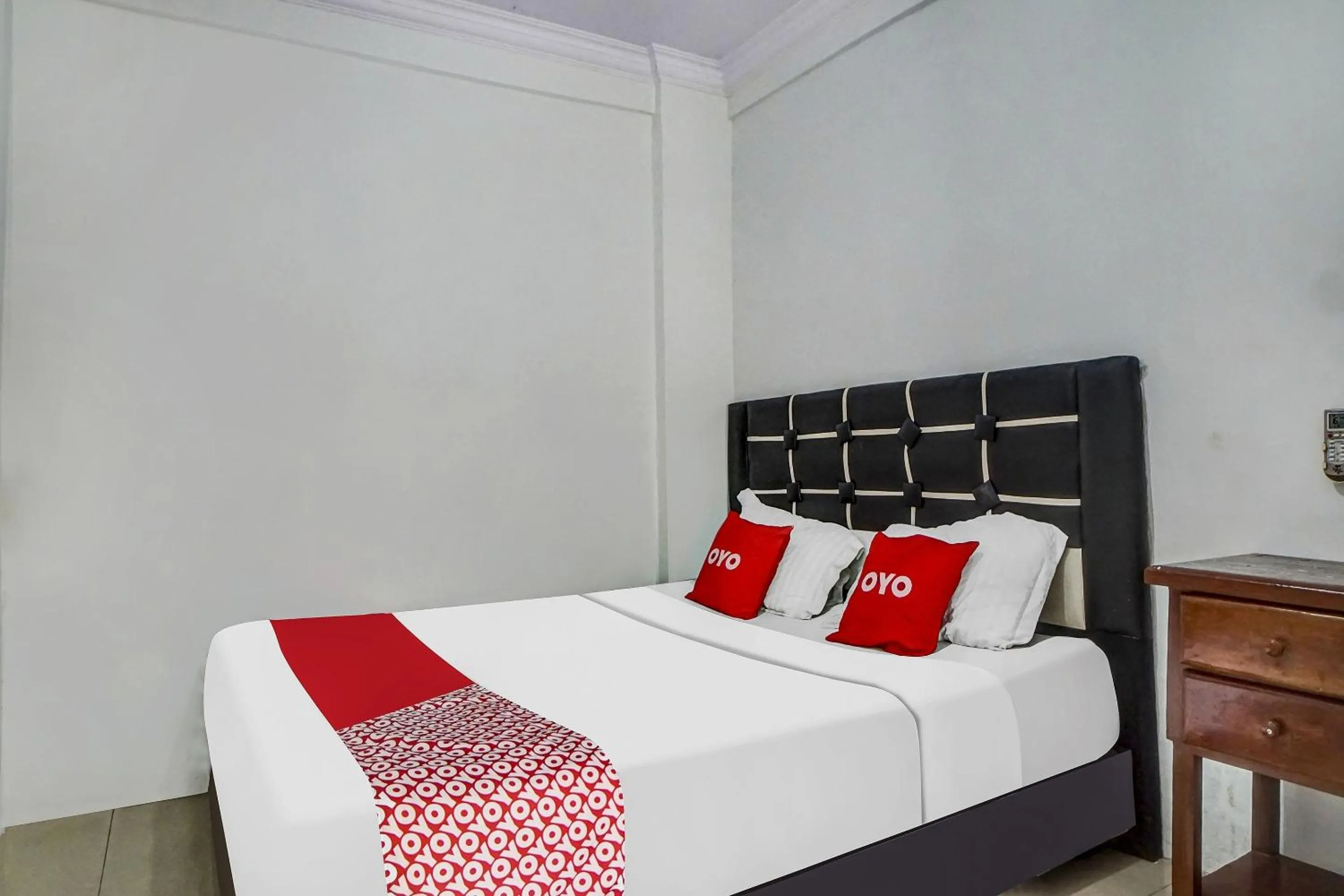 Bedroom, Bed in Hotel O Roemah Gebang