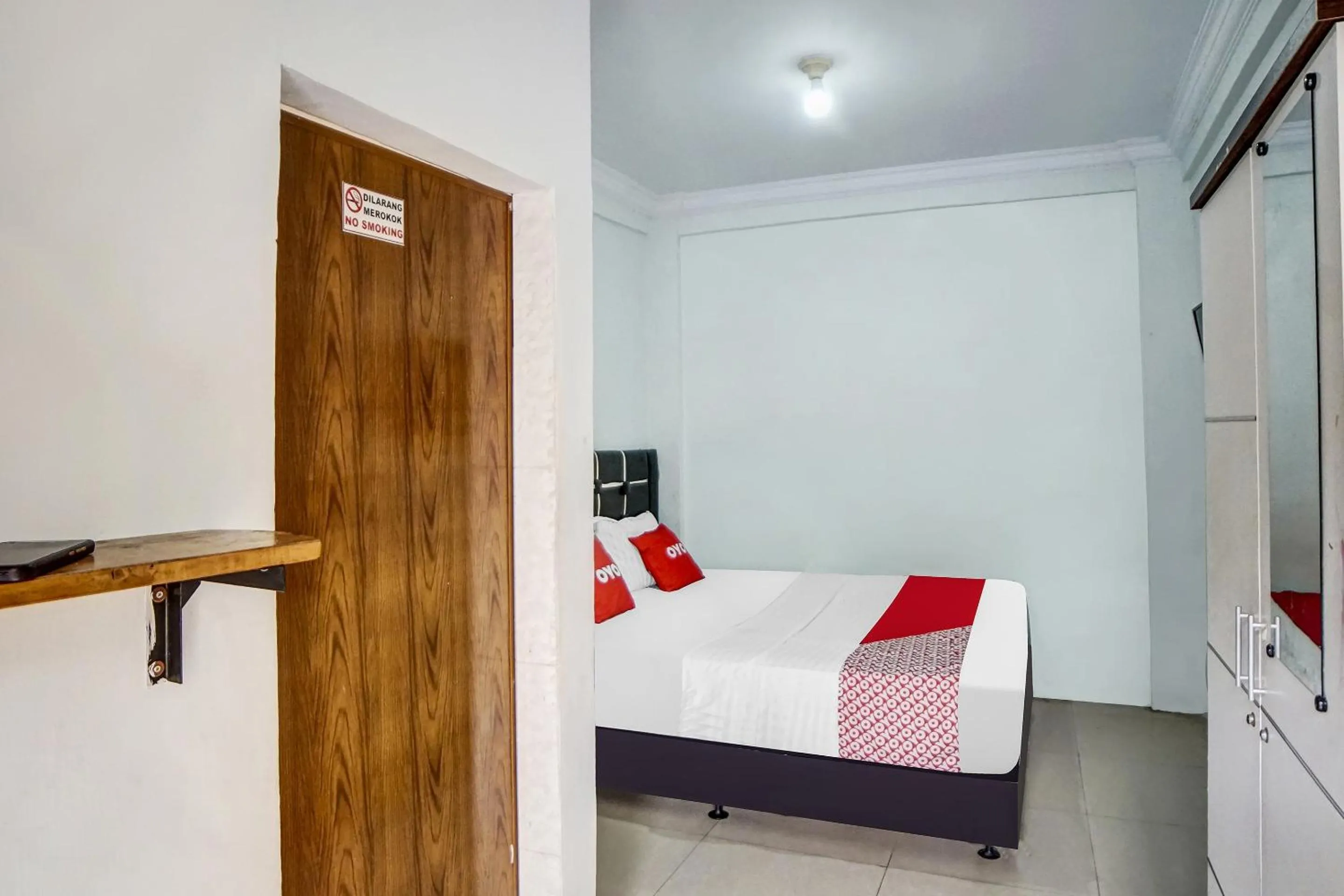 Bedroom, Bed in Hotel O Roemah Gebang