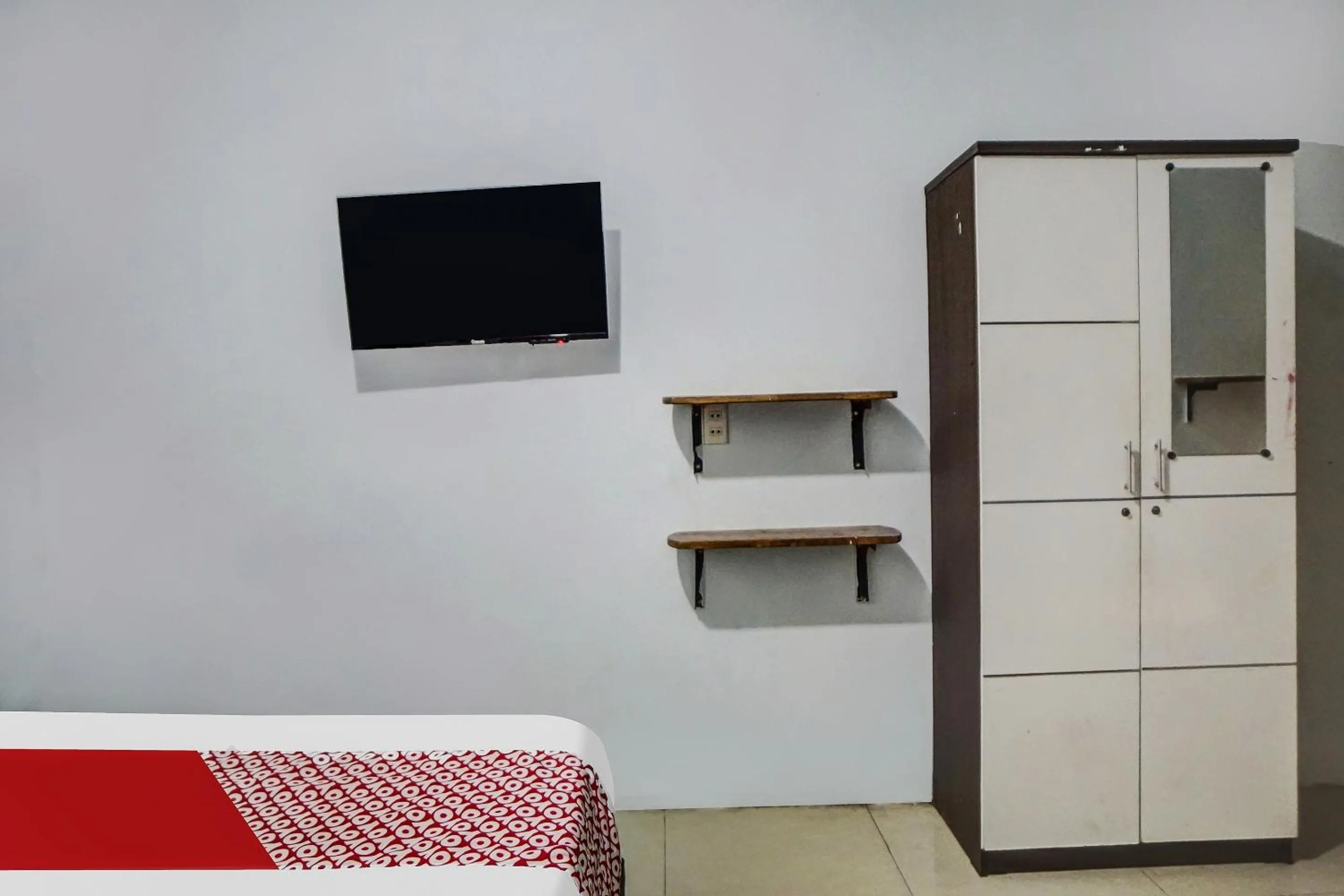 Bedroom, Bed in Hotel O Roemah Gebang