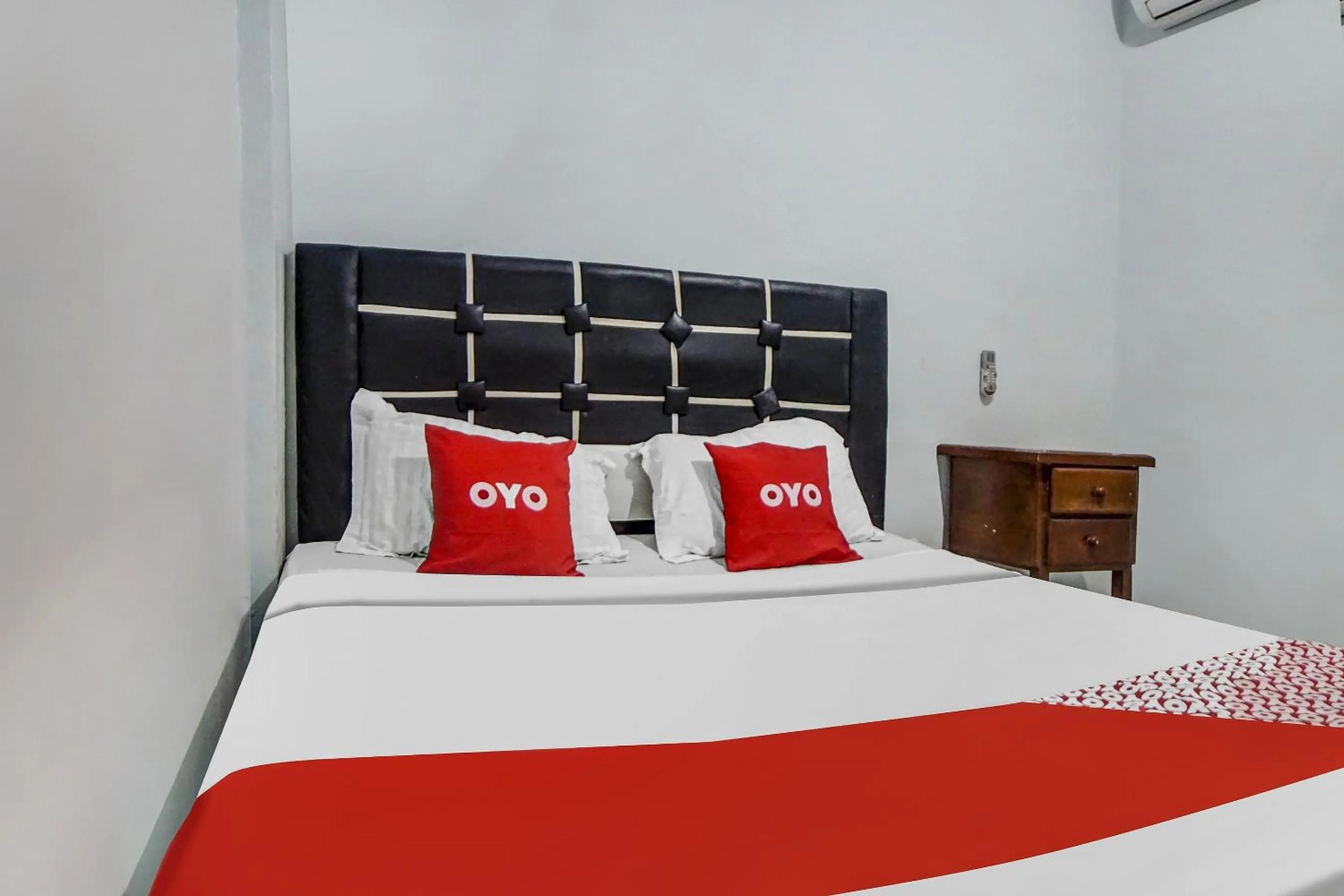 Bedroom, Bed in Hotel O Roemah Gebang