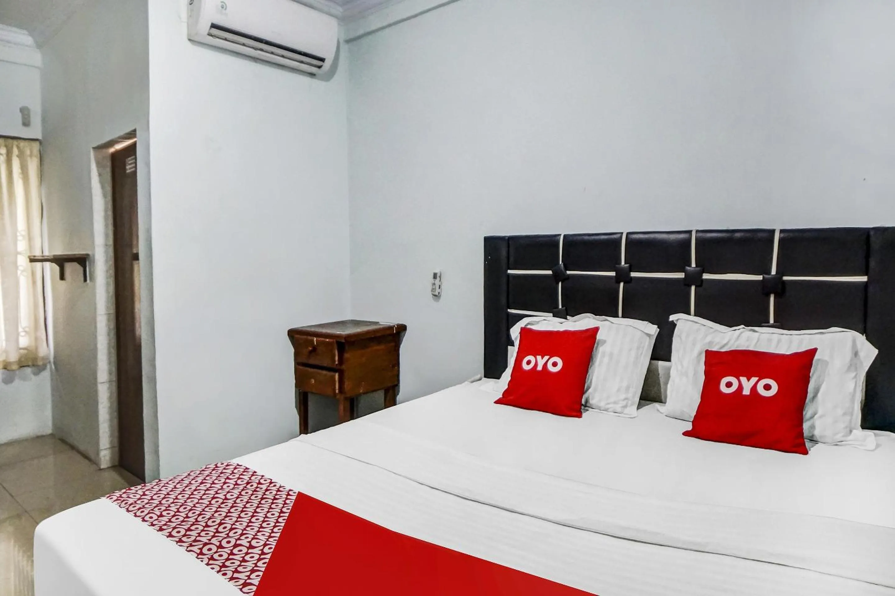 Bedroom, Bed in Hotel O Roemah Gebang