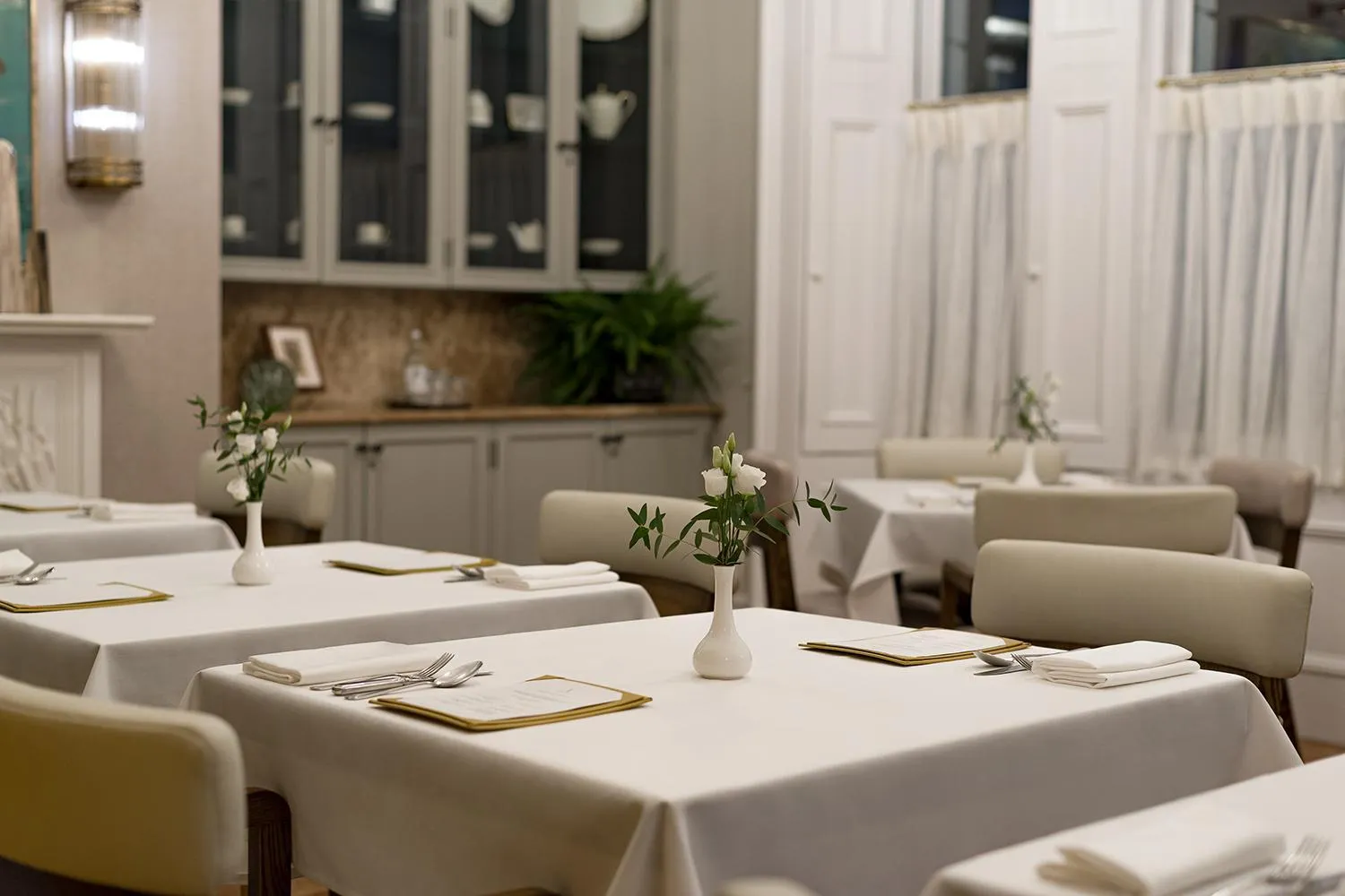 Restaurant/places to eat in The Adria