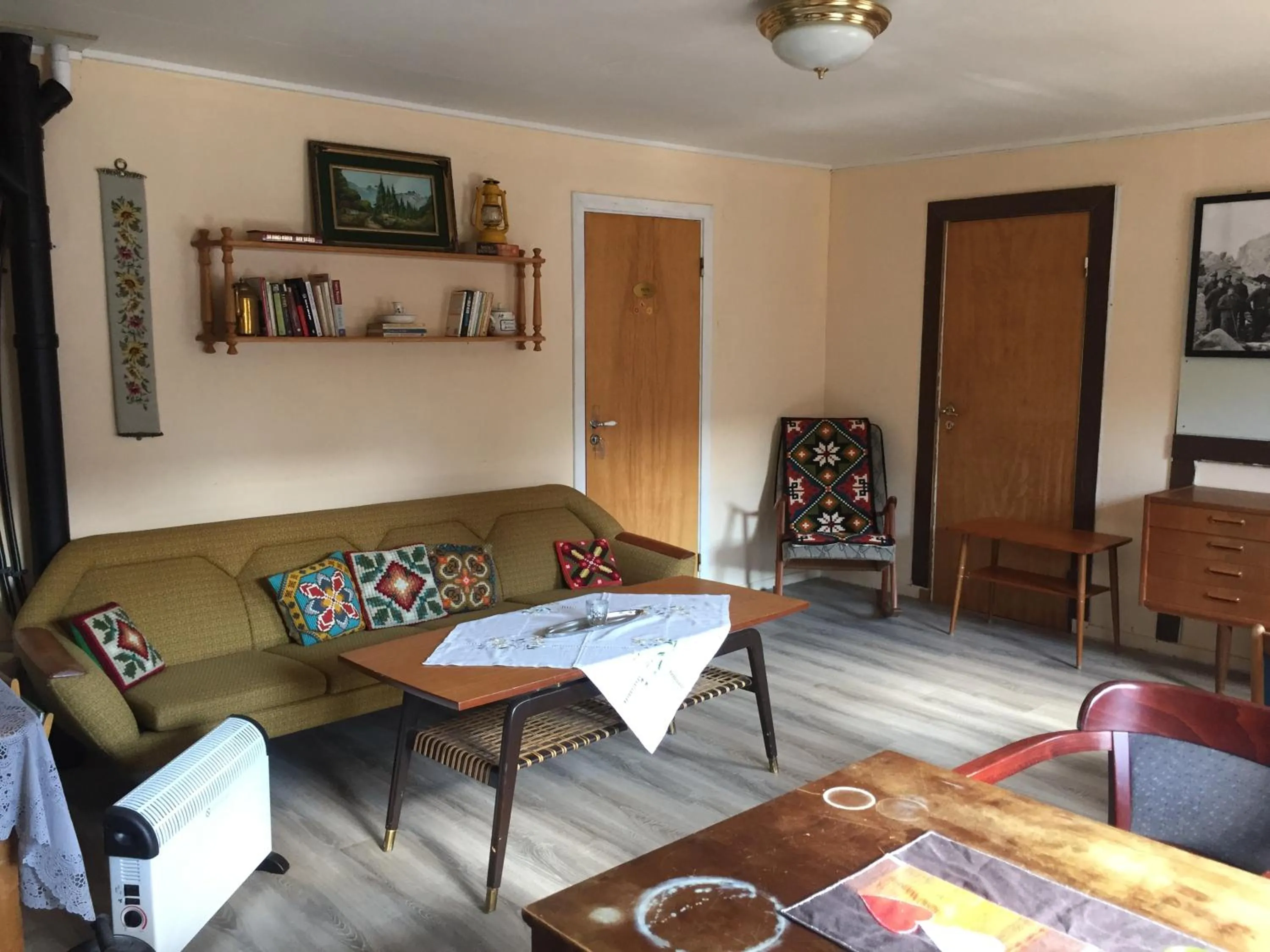 Living room in NyksundRom, Nyksund