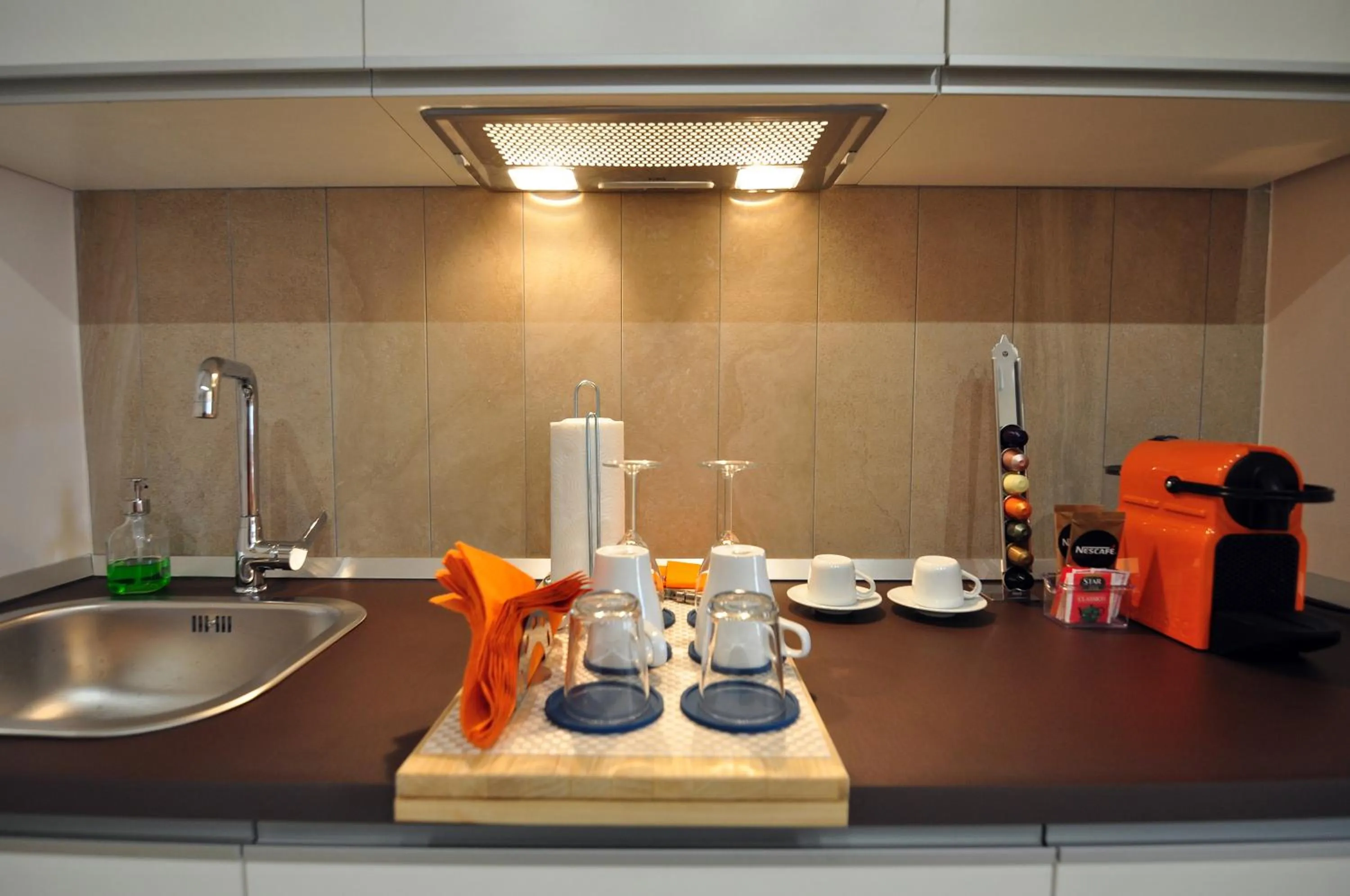 Coffee/tea facilities in Delco Naples