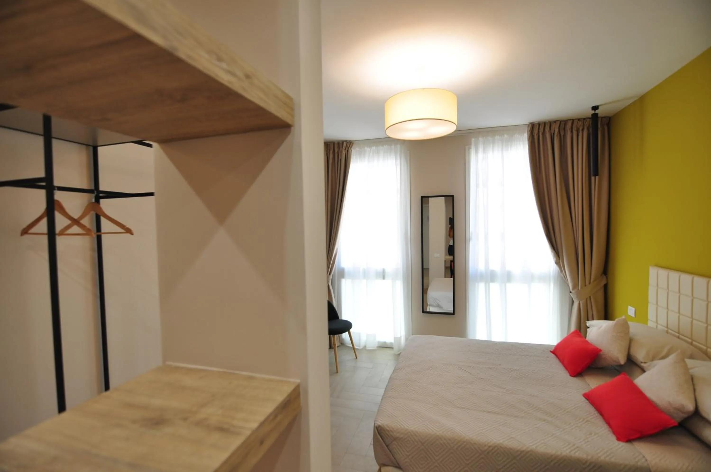 Bedroom, Bed in Delco Naples