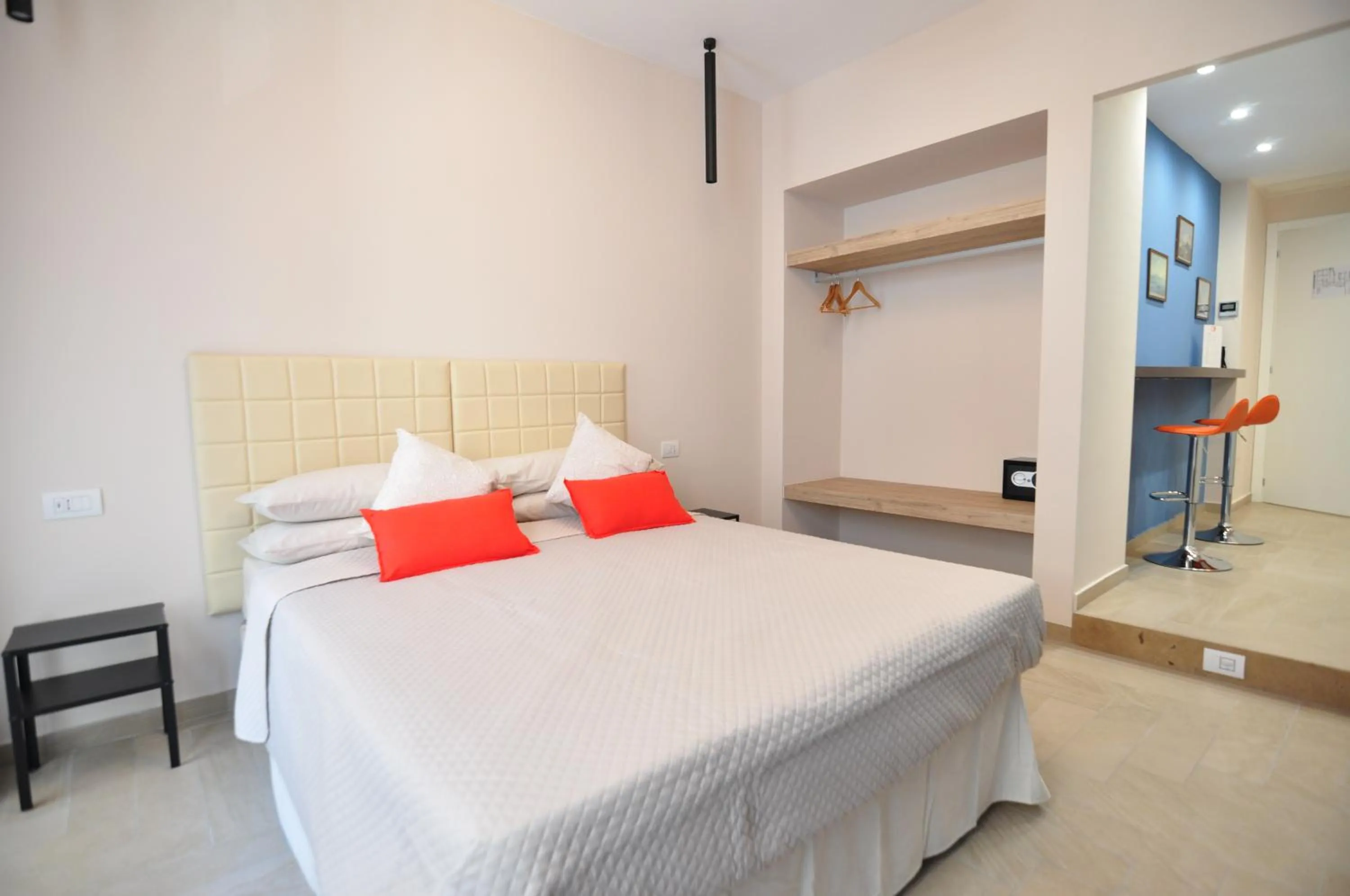 Bedroom, Bed in Delco Naples