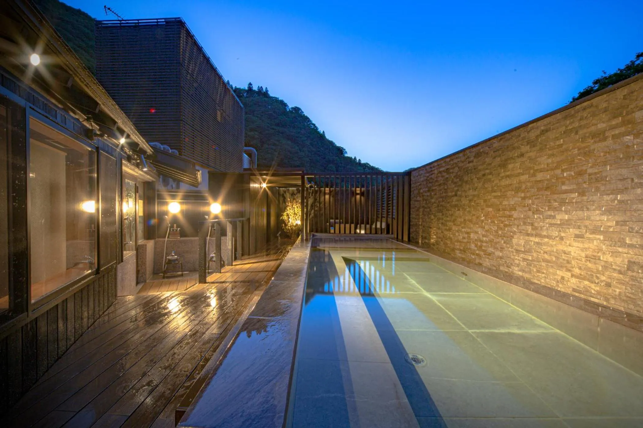 Aizu Higashiyama Onsen "Tsuki no Akari" self-service INN