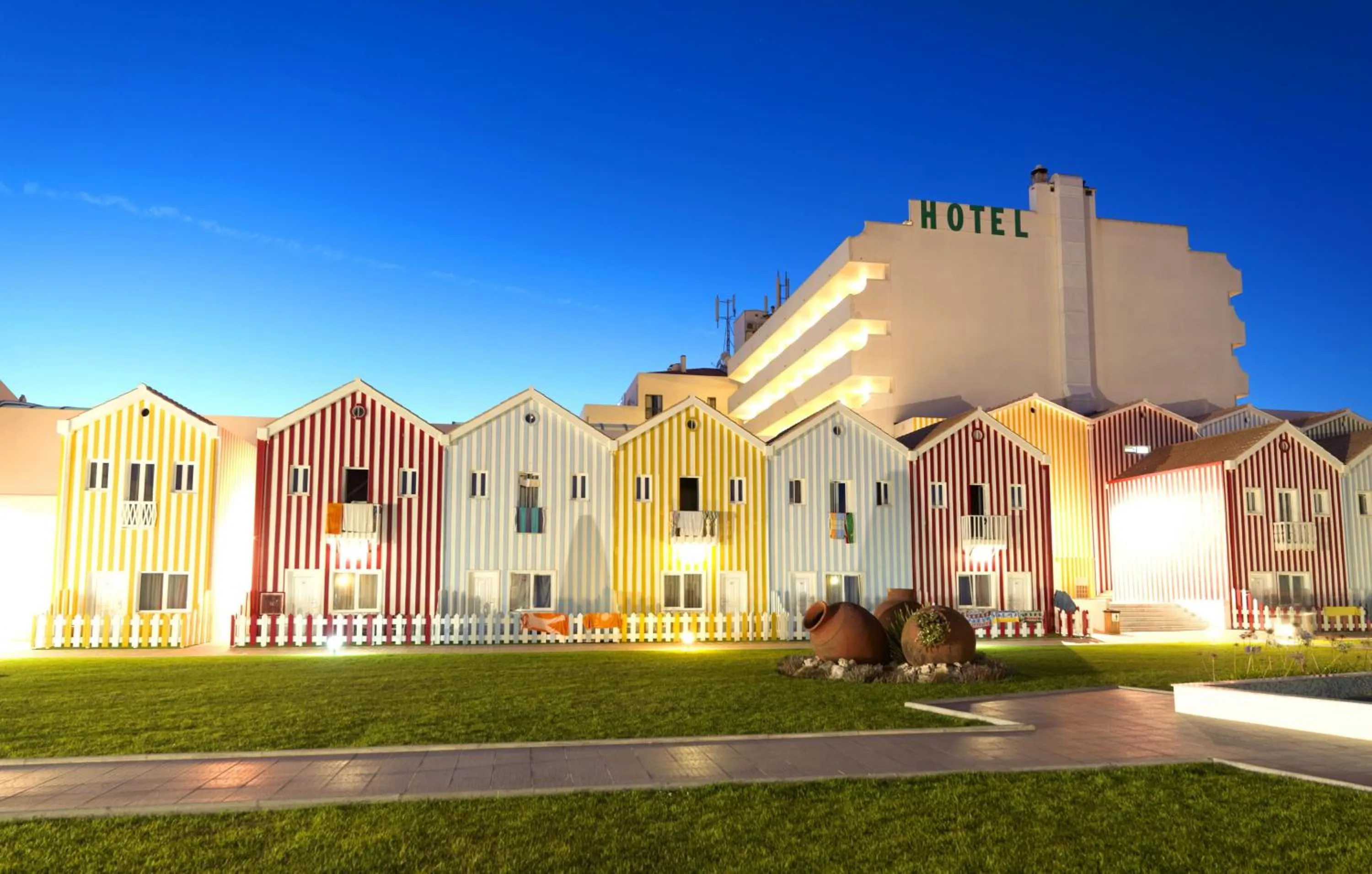 Property building in Hotel Cristal Praia Resort & SPA